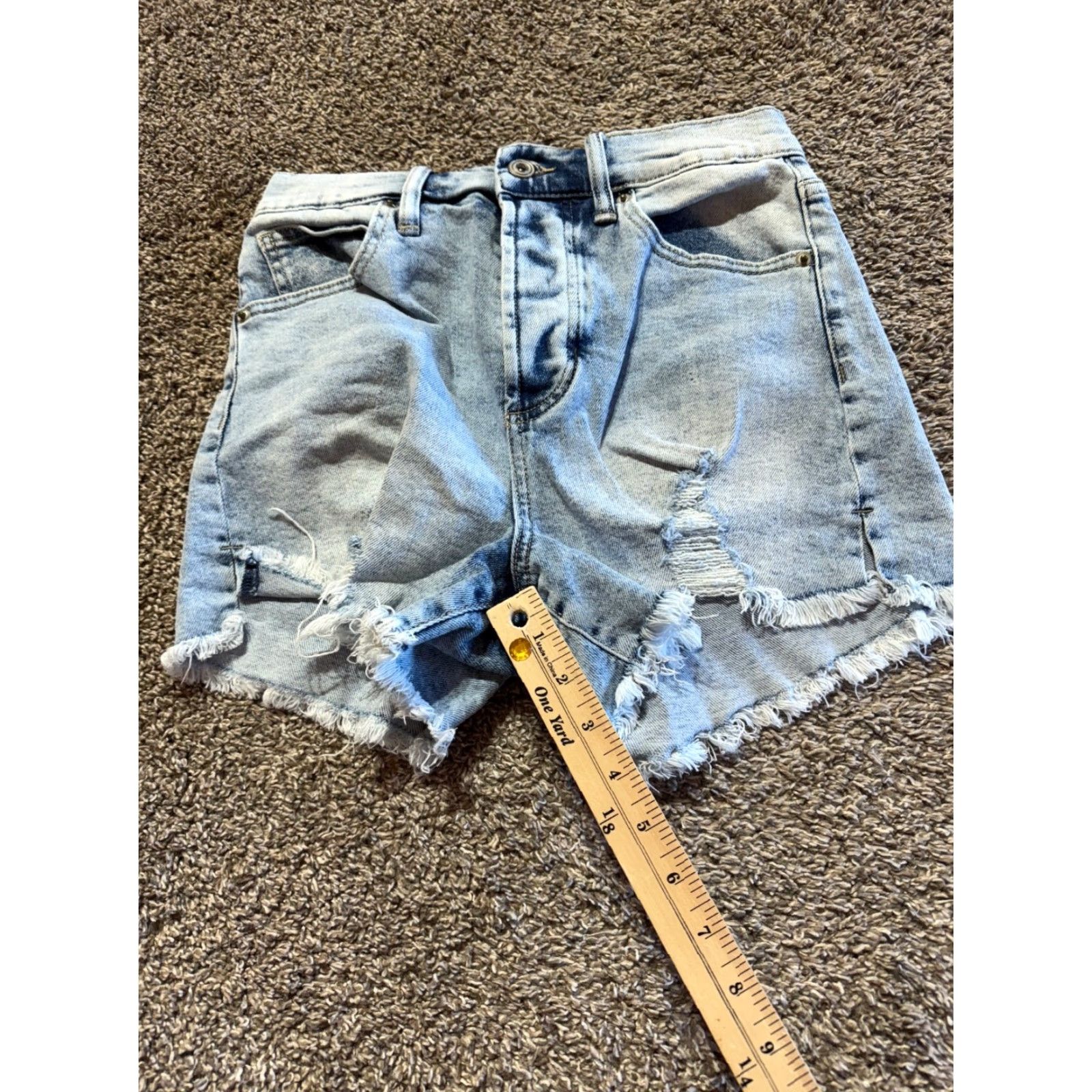 Vintage REgeneration Women's Shorts Size 3 Blue Denim 3/26 Cut Off Distress Button Fly Size 26" / US 2 / IT 38 - 5 Thumbnail