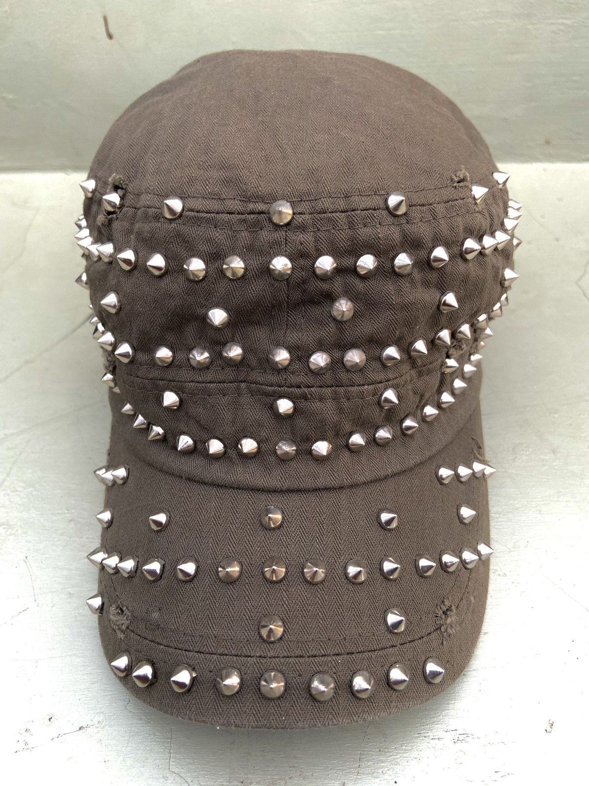 If Six Was Nine 2000s Ifsix punk thorn-studded patrol hat Size ONE SIZE - 2 Thumbnail