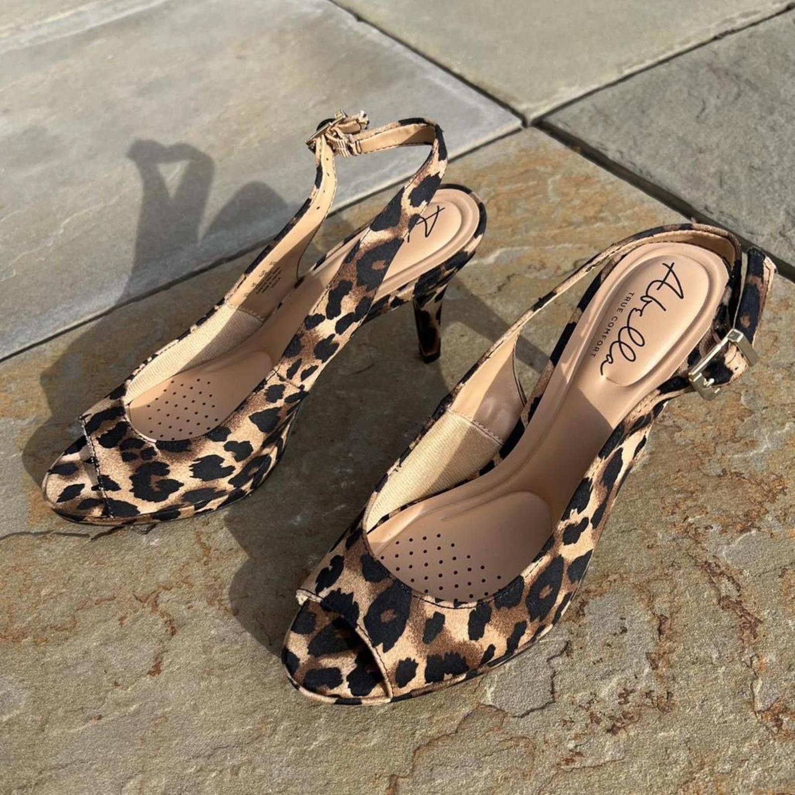 Other Leopard High Heel Pumps Size US 8 / IT 38 - 1 Thumbnail