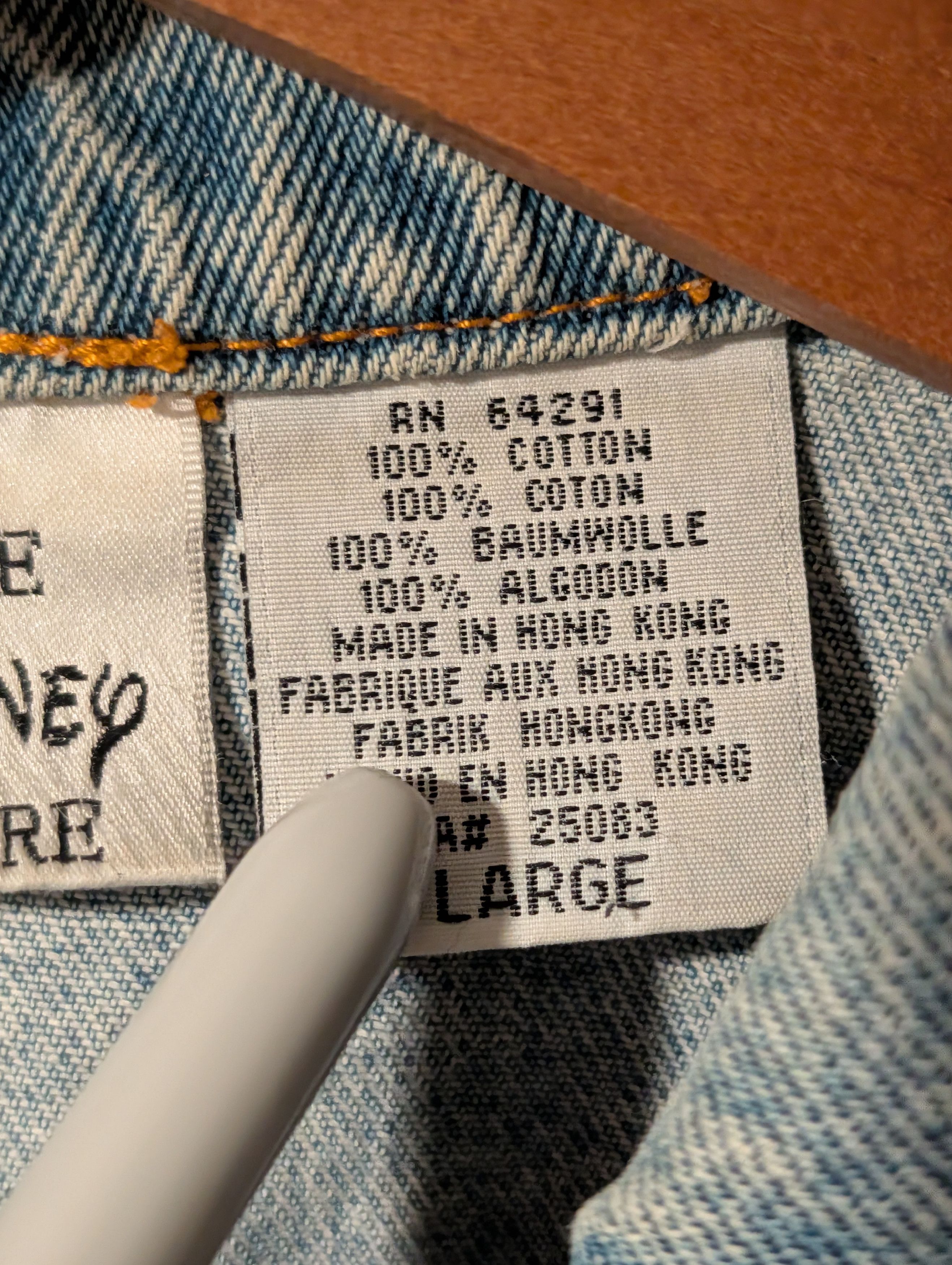 Disney Vtg Disney Mickey Mouse Peace Love Denim Jacket JUNIOR Size S / US 4 / IT 40 - 4 Thumbnail