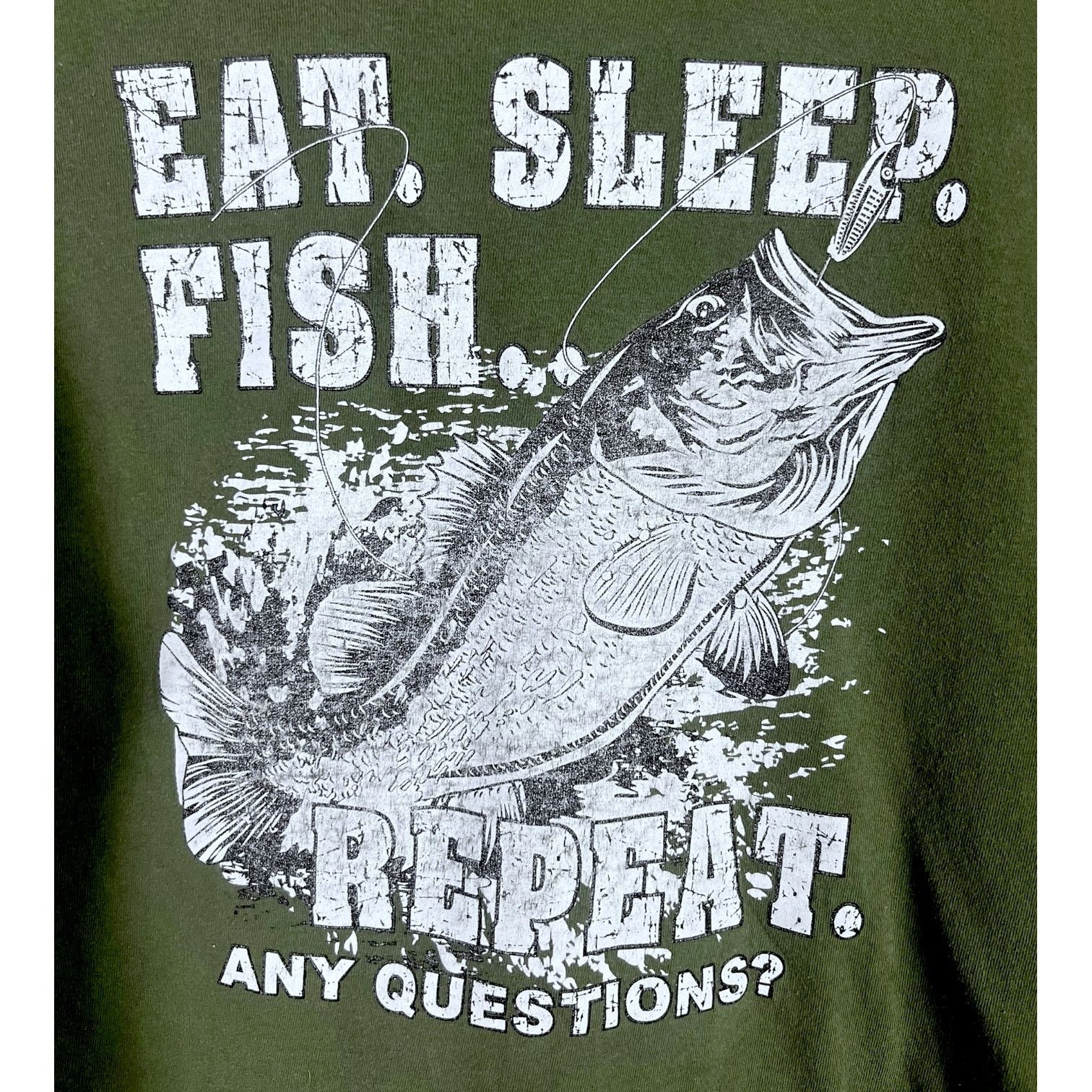 Gildan Men's Vintage Distressed Eat Sleep Fish Repeat T-Shirt - XL Size US XL / EU 56 / 4 - 2 Thumbnail