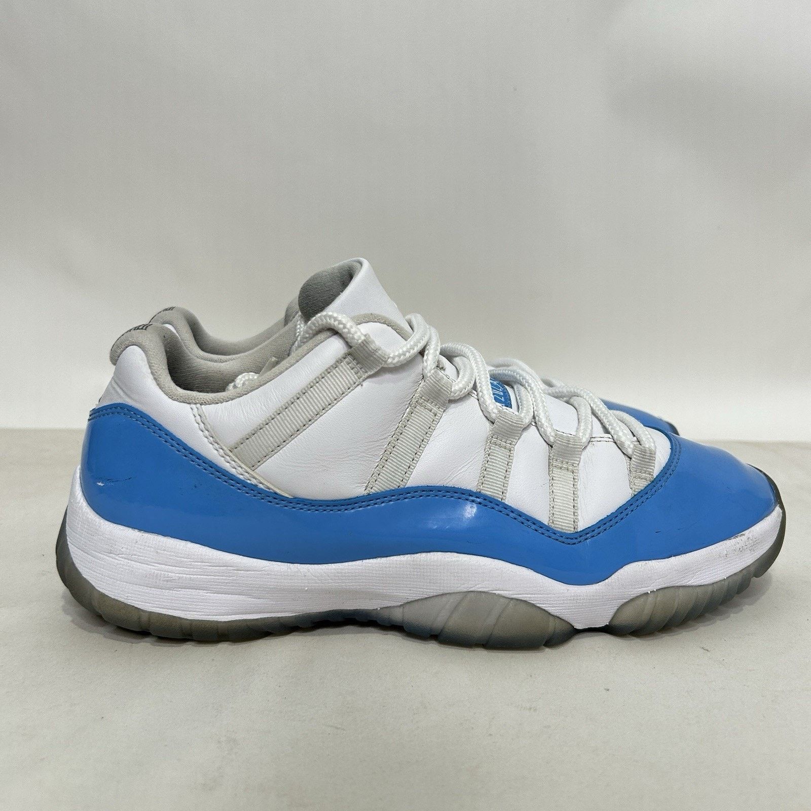 Nike Nike Air Jordan 11 Retro Low “UNC/University Blue White” Size US 9.5 / EU 42-43 - 4 Thumbnail