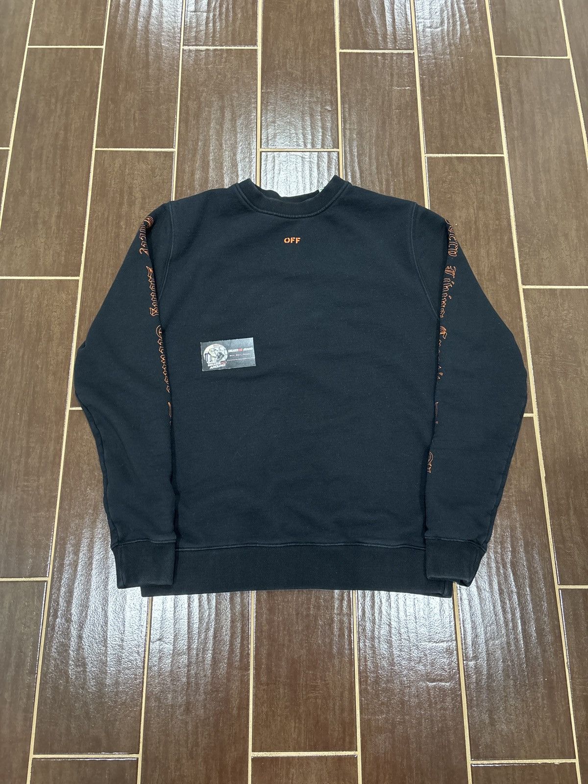 Off-White × Vlone LIGHT WEAR Off-White x Vlone Crewneck Black SZ M/Fits L Size US L / EU 52-54 / 3 - 1 Thumbnail