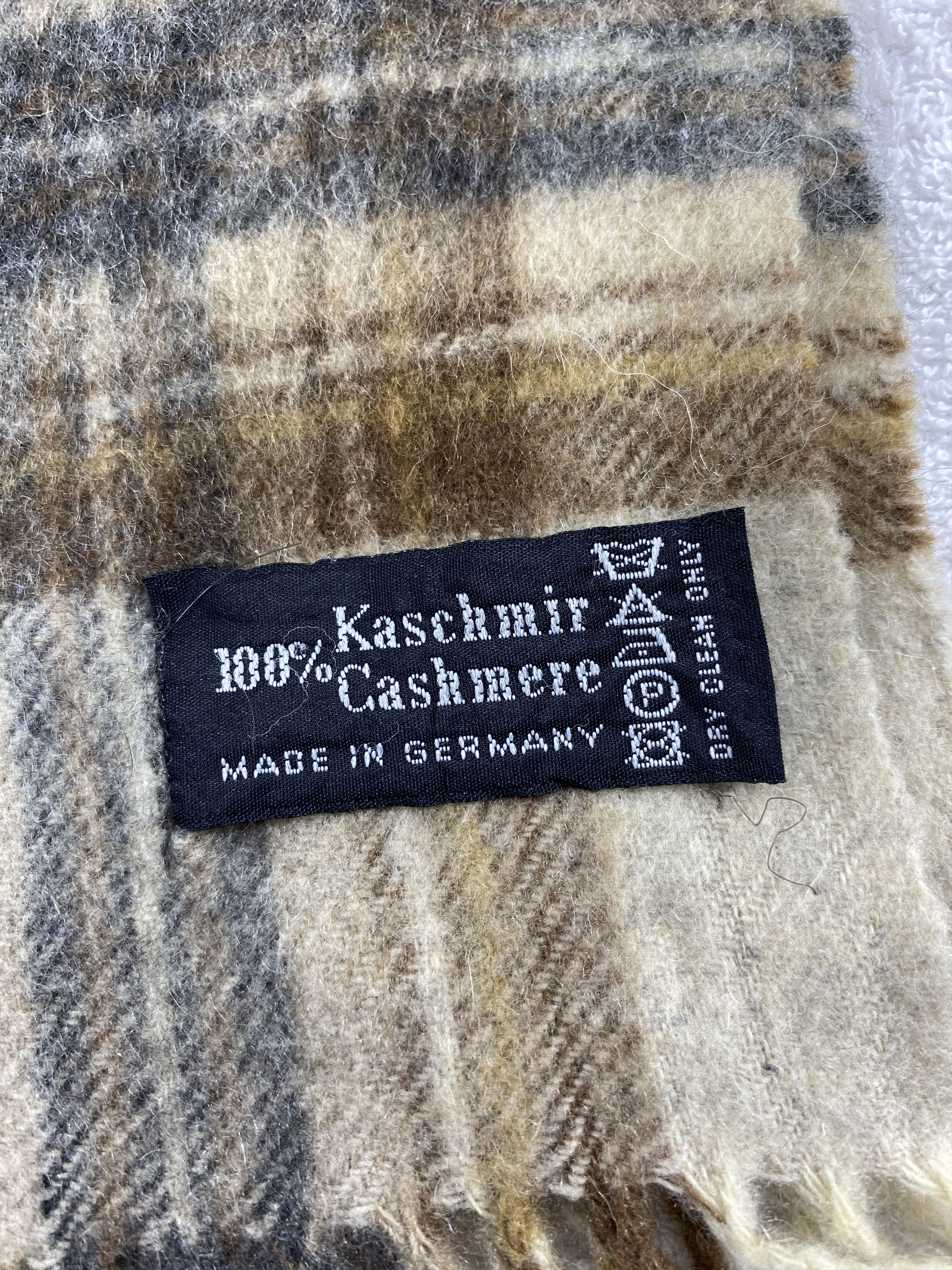 Pierre Balmain Pierre Balmain Scarf / Muffler / Neckwear - WW1700 Size ONE SIZE - 4 Thumbnail