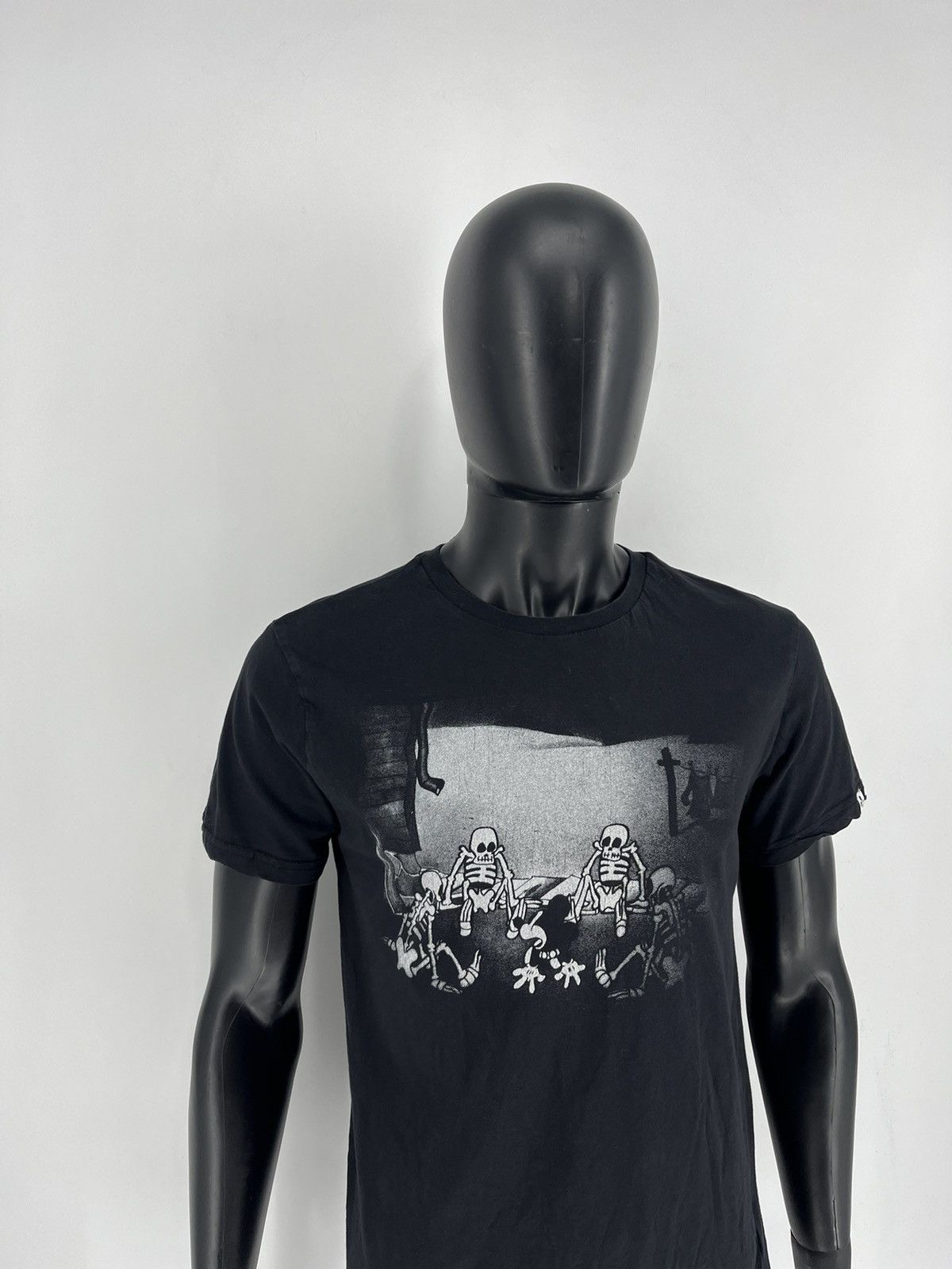 Disney × Vintage Vintage Disney Y2K Skulls T-shirt Tee Black Vintage Rock Size US M / EU 48-50 / 2 - 3 Thumbnail