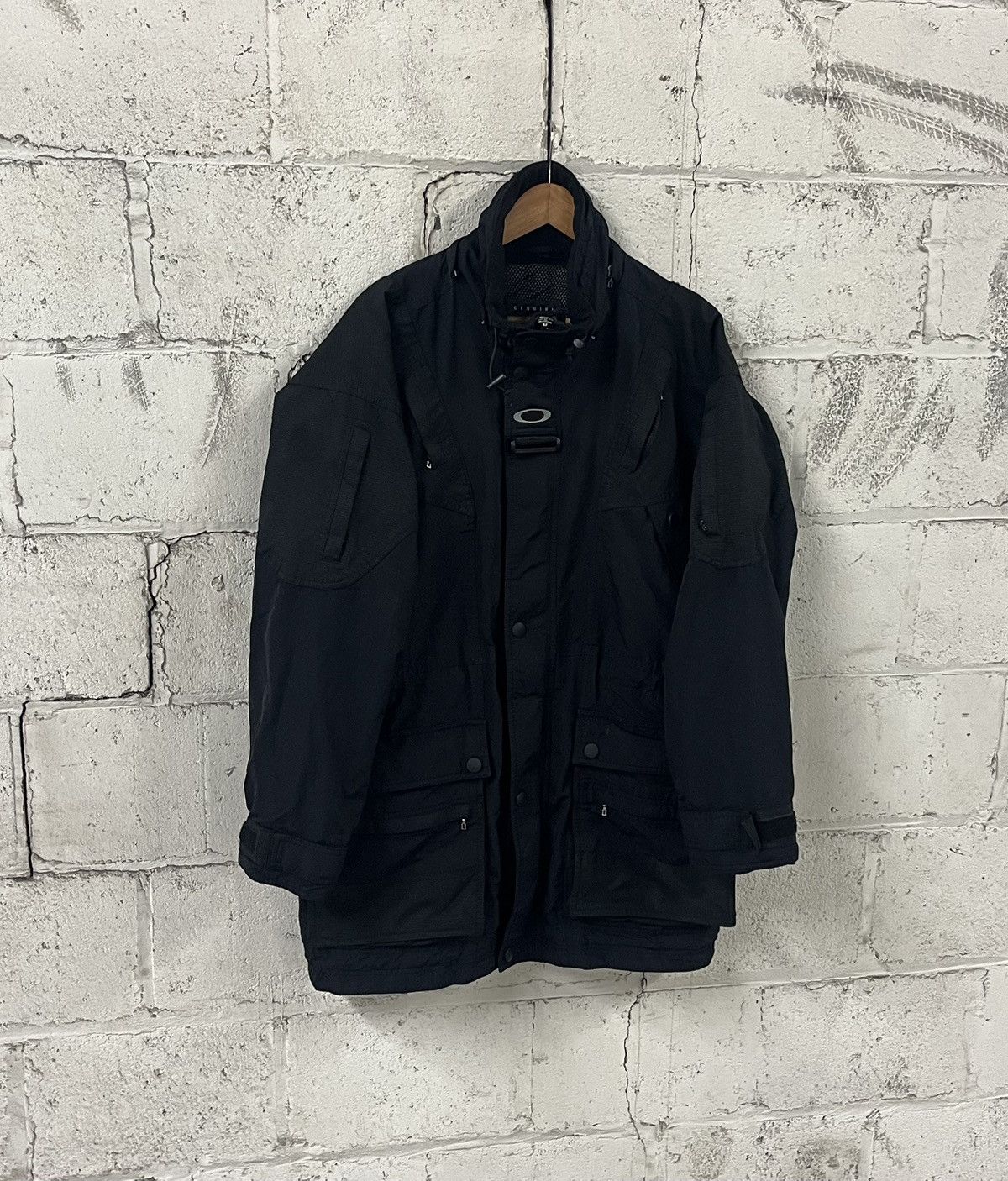 Oakley Oakley software rare 90s gorpcore utility jacket hype Size US L / EU 52-54 / 3 - 1 Thumbnail