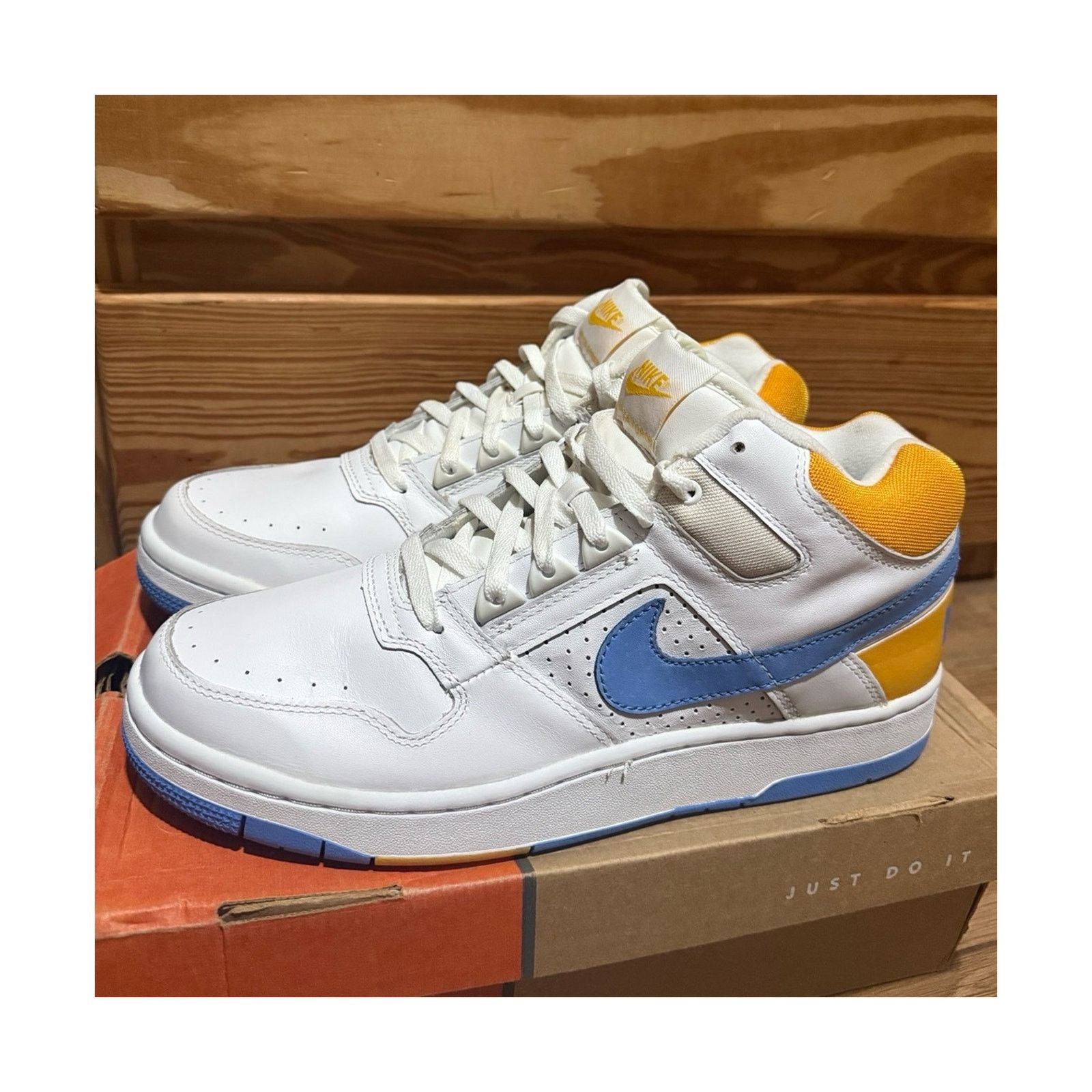 Nike 2004 Nike Delta Force 3/4 Del Sol White Legend Blue Size US 10.5 / EU 43-44 - 1 Thumbnail