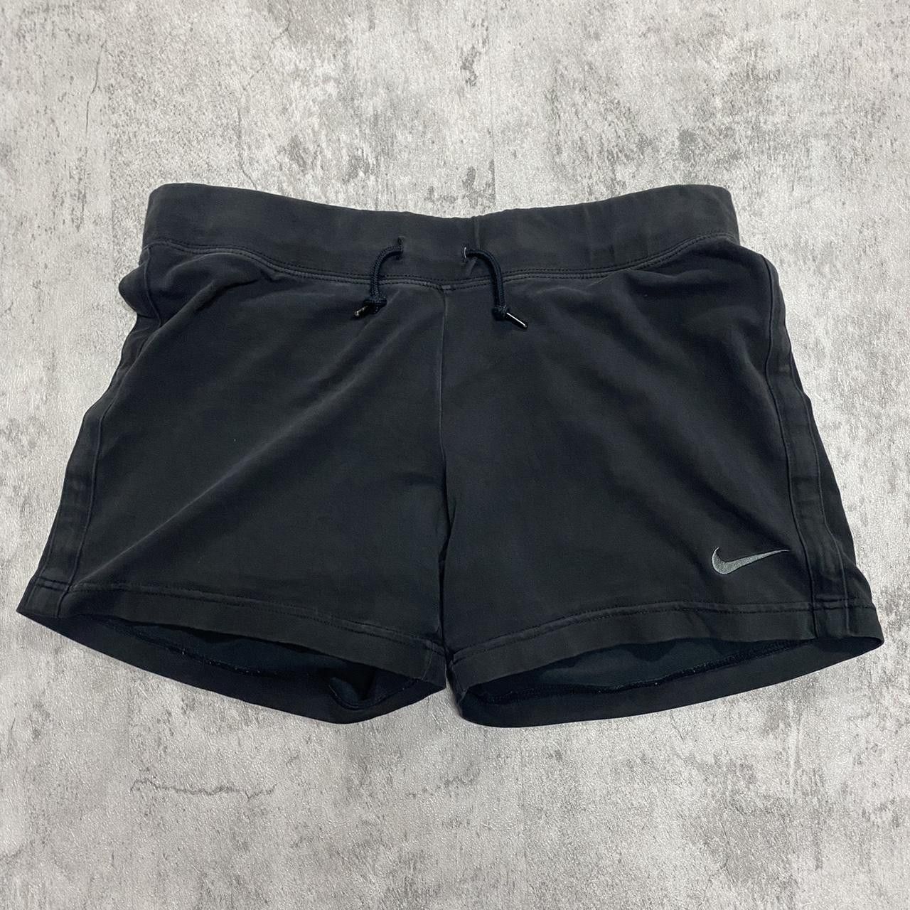 Nike Black Nike sportswear shorts y2k 2000s vintagesummer Size US 32 / EU 48 - 1 Thumbnail