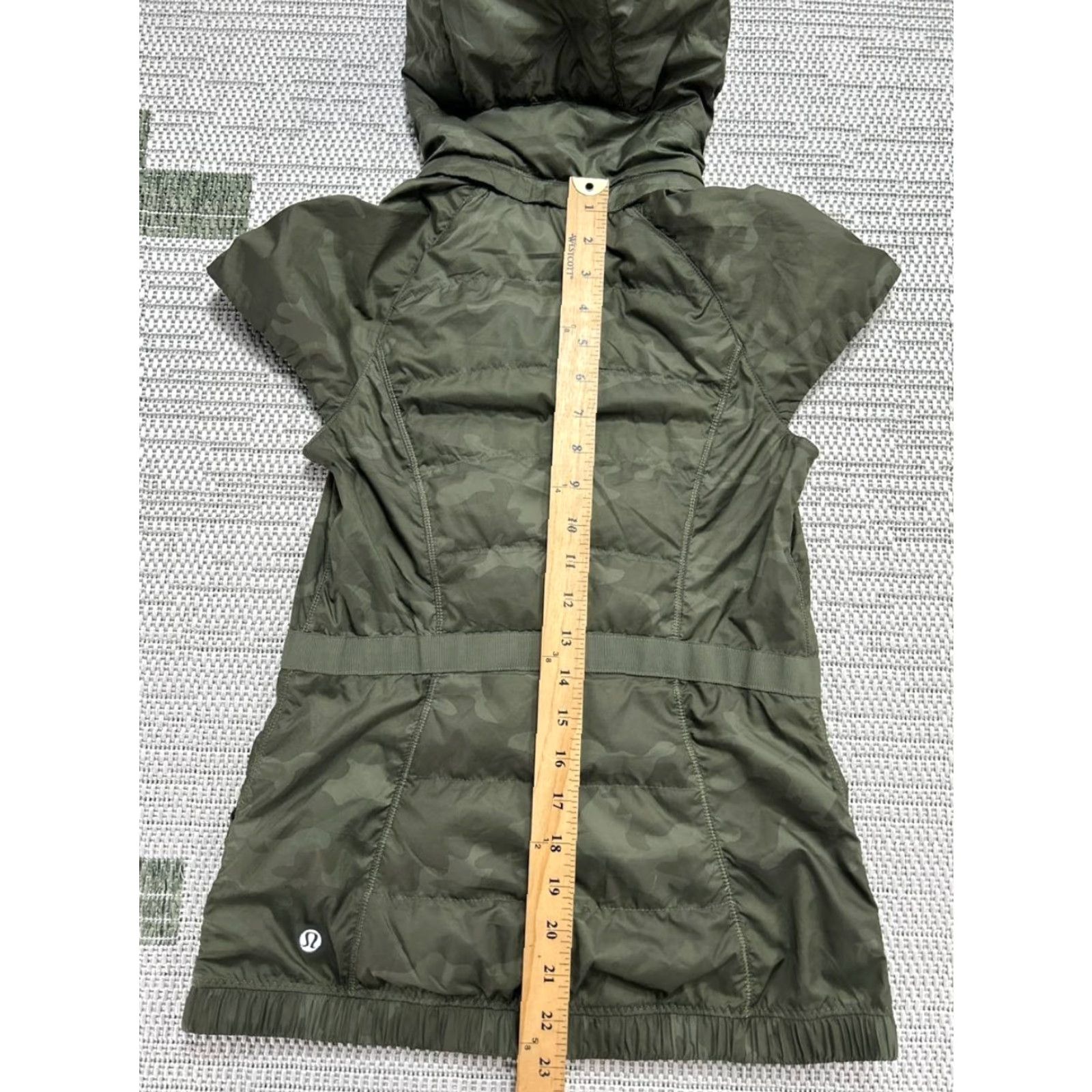 Lululemon Lululemon Vest Womens 3XS Green Down Insulated Puffer Camouflage Spring Fling Vest Mens Womens Girls Size XXS / US 00 / IT 34 - 7 Thumbnail