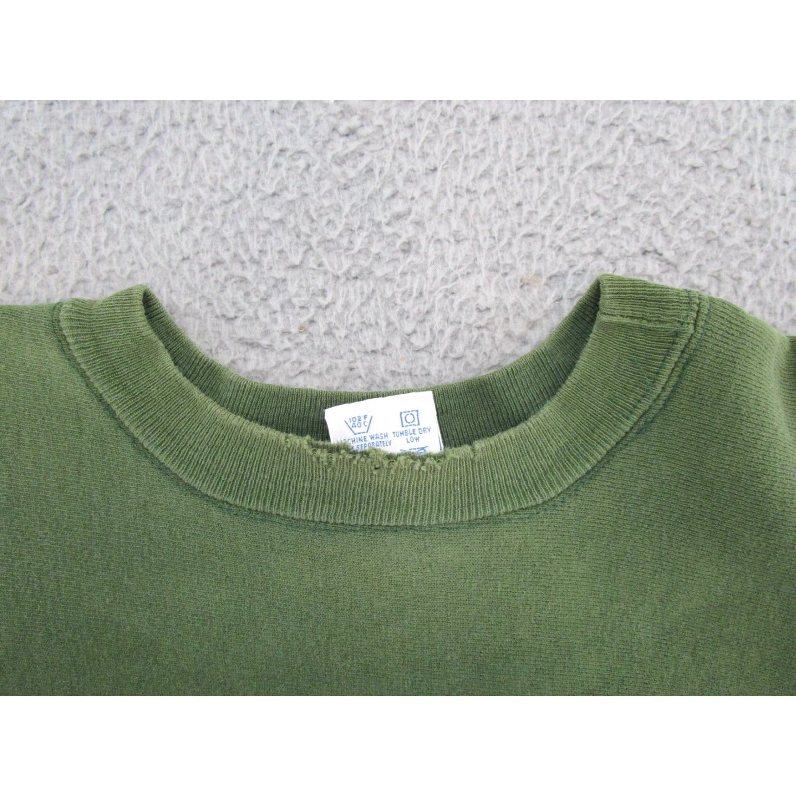 Champion VTG Champion Reverse Weave University Wisconsin La Crosse Sweatshirt SZ L READ Shirt Mens Green Lacrosse Reversible 90s Size US L / EU 52-54 / 3 - 5 Thumbnail
