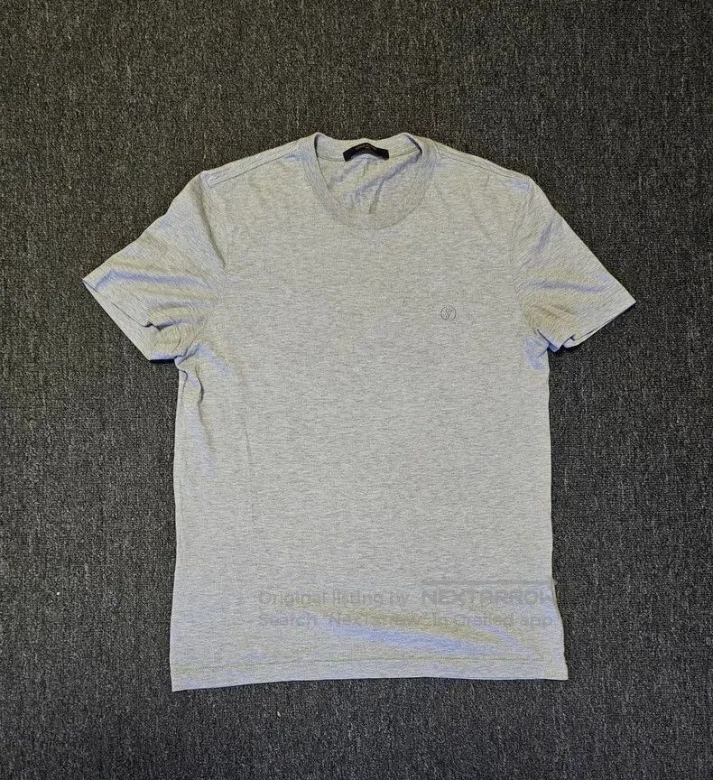 Louis Vuitton Louis Vuitton Gray Short Sleeve T. Size US S / EU 44-46 / 1 - 1 Thumbnail