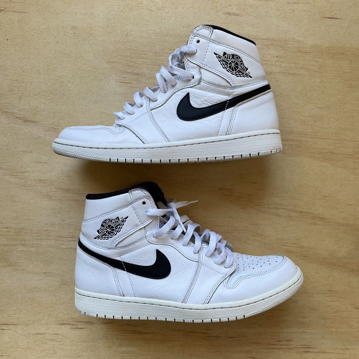 Jordan Brand Jordan 1 Yin Yang White Size US 9.5 / EU 42-43 - 2 Thumbnail
