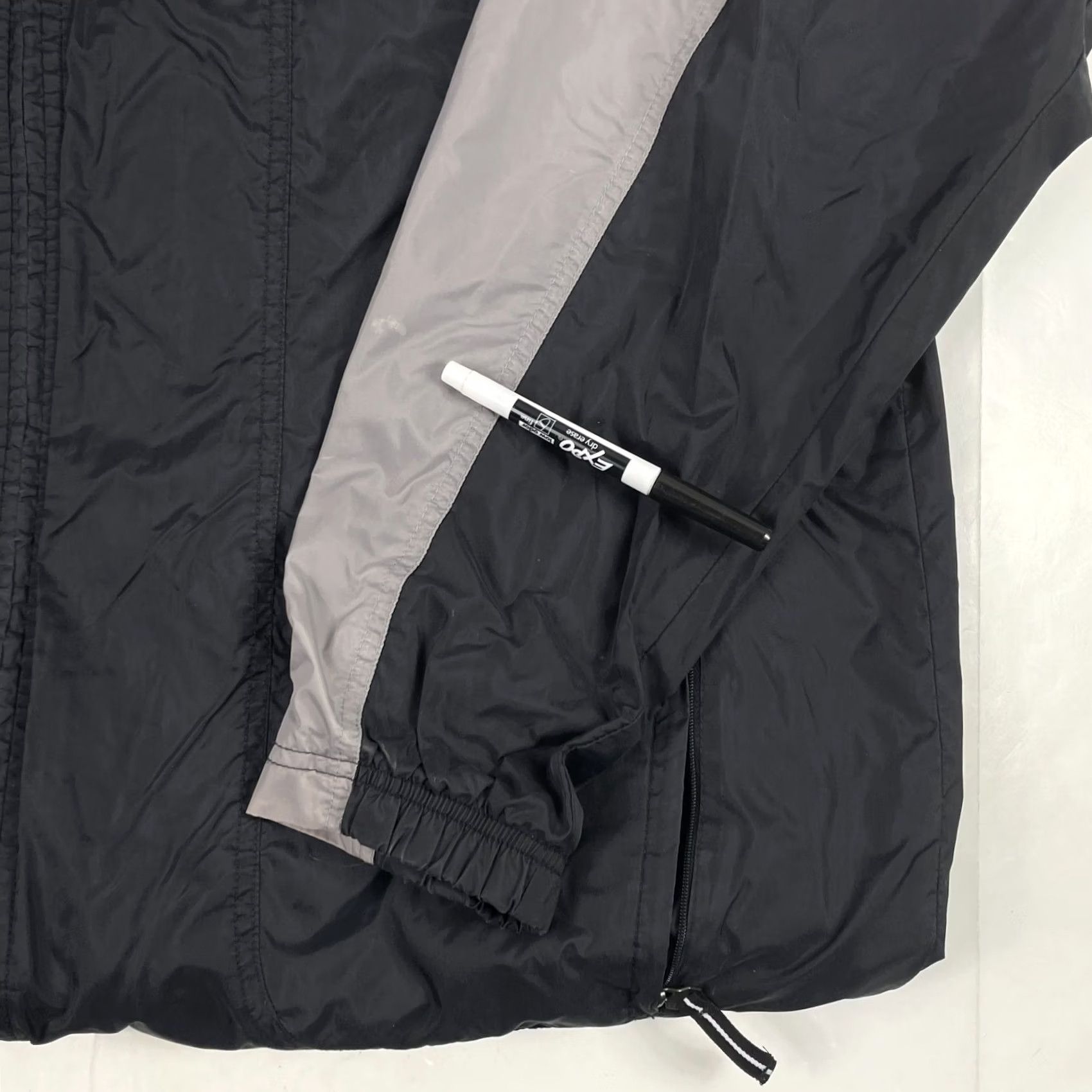 Nike VINTAGE Nike Jacket Mens 2XL Black Full Zip Swoosh Lined Windbreaker 90s - Mens Jacket Black 2XL Nike Full Zip Swoosh Lined Windbreaker 90s Size US XXL / EU 58 / 5 - 4 Thumbnail