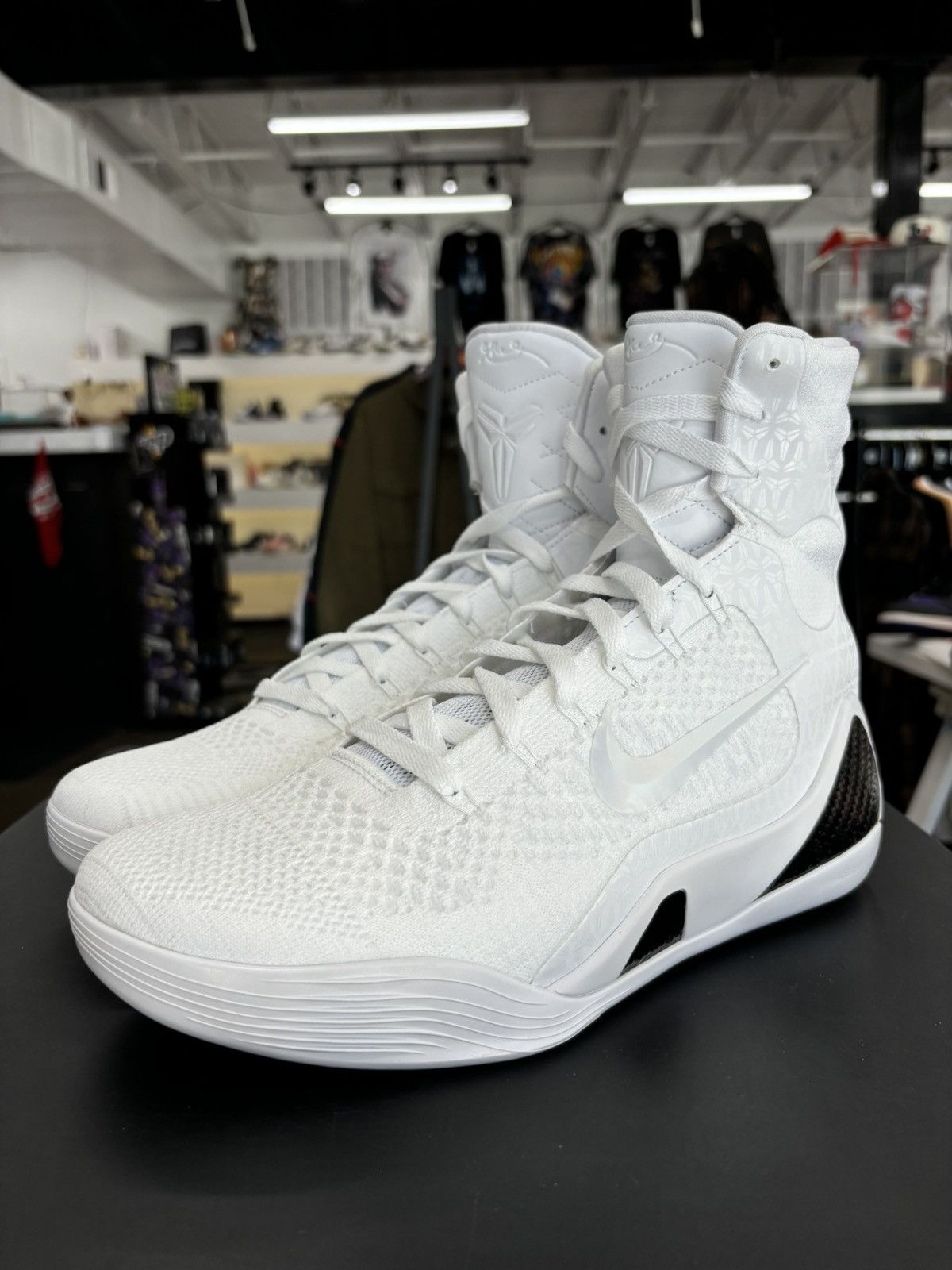 Nike Nike Kobe 9 Elite Protro Halo Sz. 9.5 (2024) Size US 9.5 / EU 42-43 - 1 Thumbnail