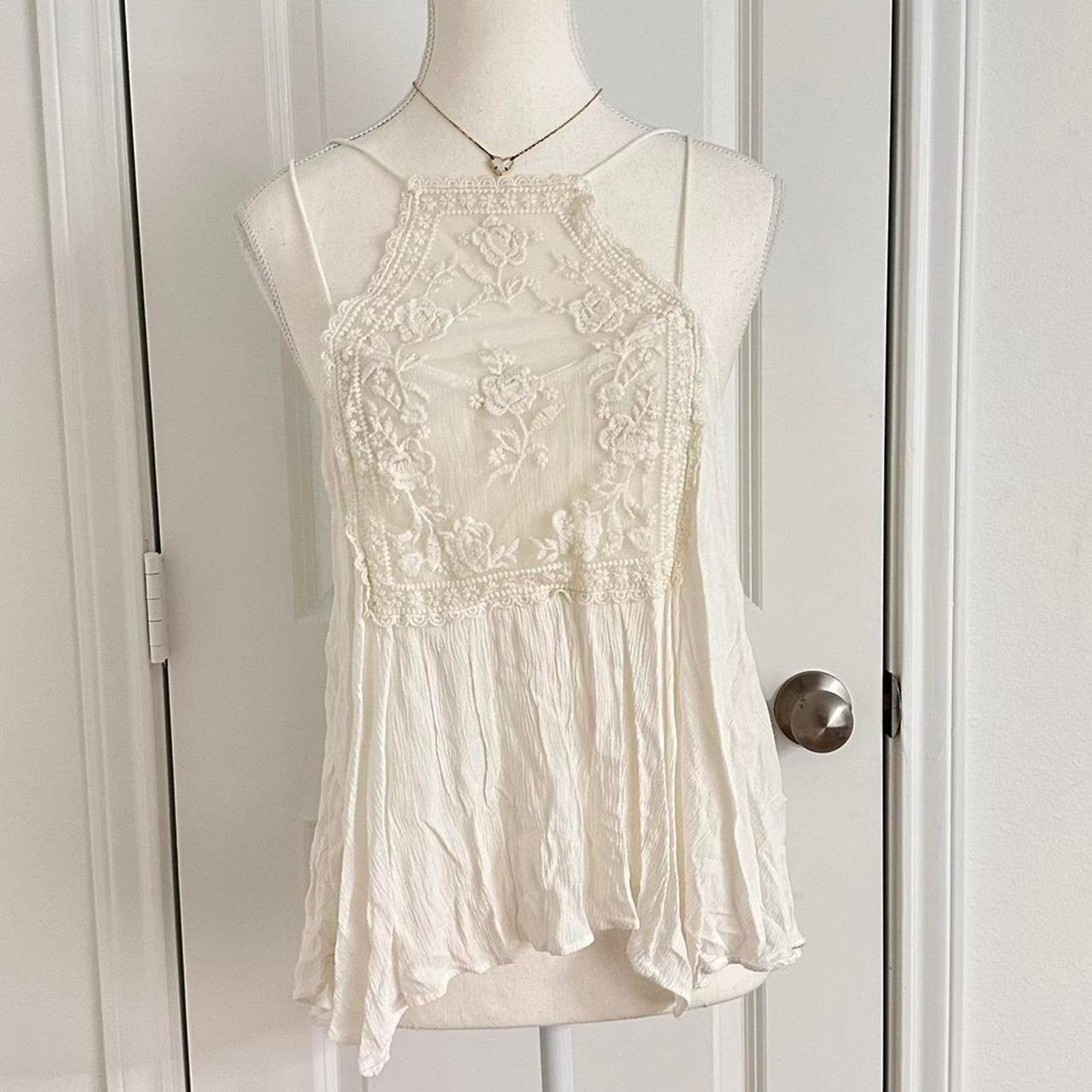 Abercrombie & Fitch Abercrombie & Fitch Women’s Size Small Vintage Boho Cami Size S / US 4 / IT 40 - 1 Thumbnail