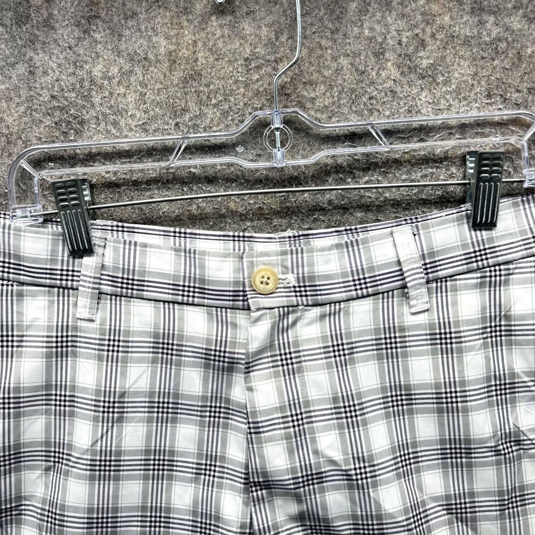Izod Izod PerformX Golf Shorts Mens 36 Gray Plaid Chino Stretch Performance 9 Inseam Size US 36 / EU 52 - 7 Thumbnail