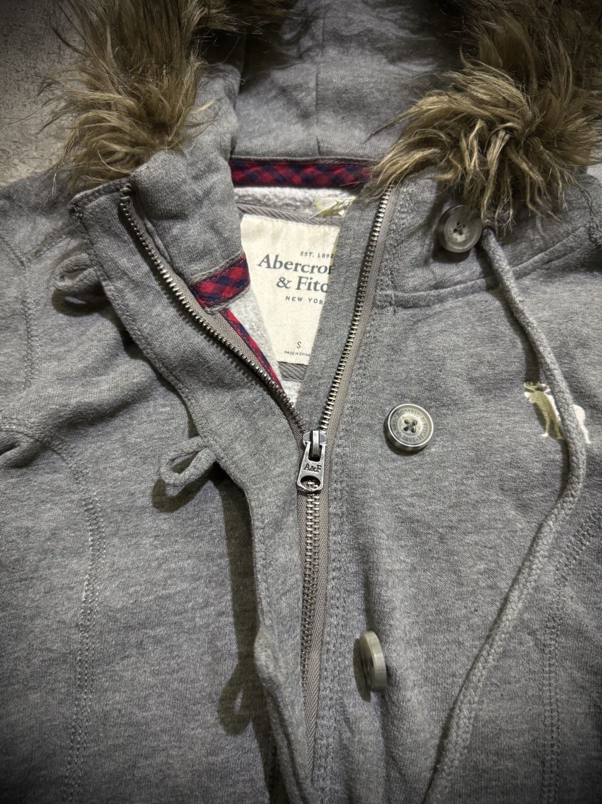 Abercrombie & Fitch Abercrombi & Fitch Ifsixwasnine Fur poem style Zip Hoodie Size US S / EU 44-46 / 1 - 4 Thumbnail
