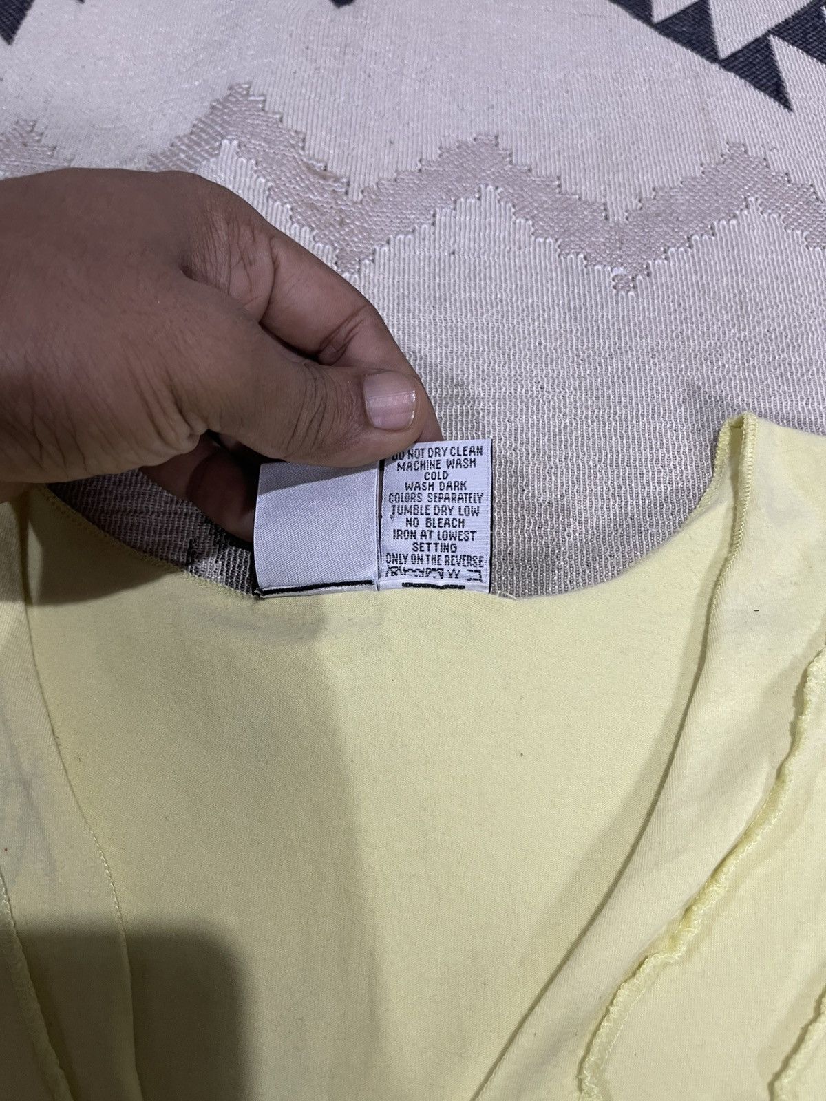 Armani Exchange 2000s ARMANI EXCHANGE SPANDEX-COTTON V-NECK SHIRT Size S / US 4 / IT 40 - 9 Thumbnail