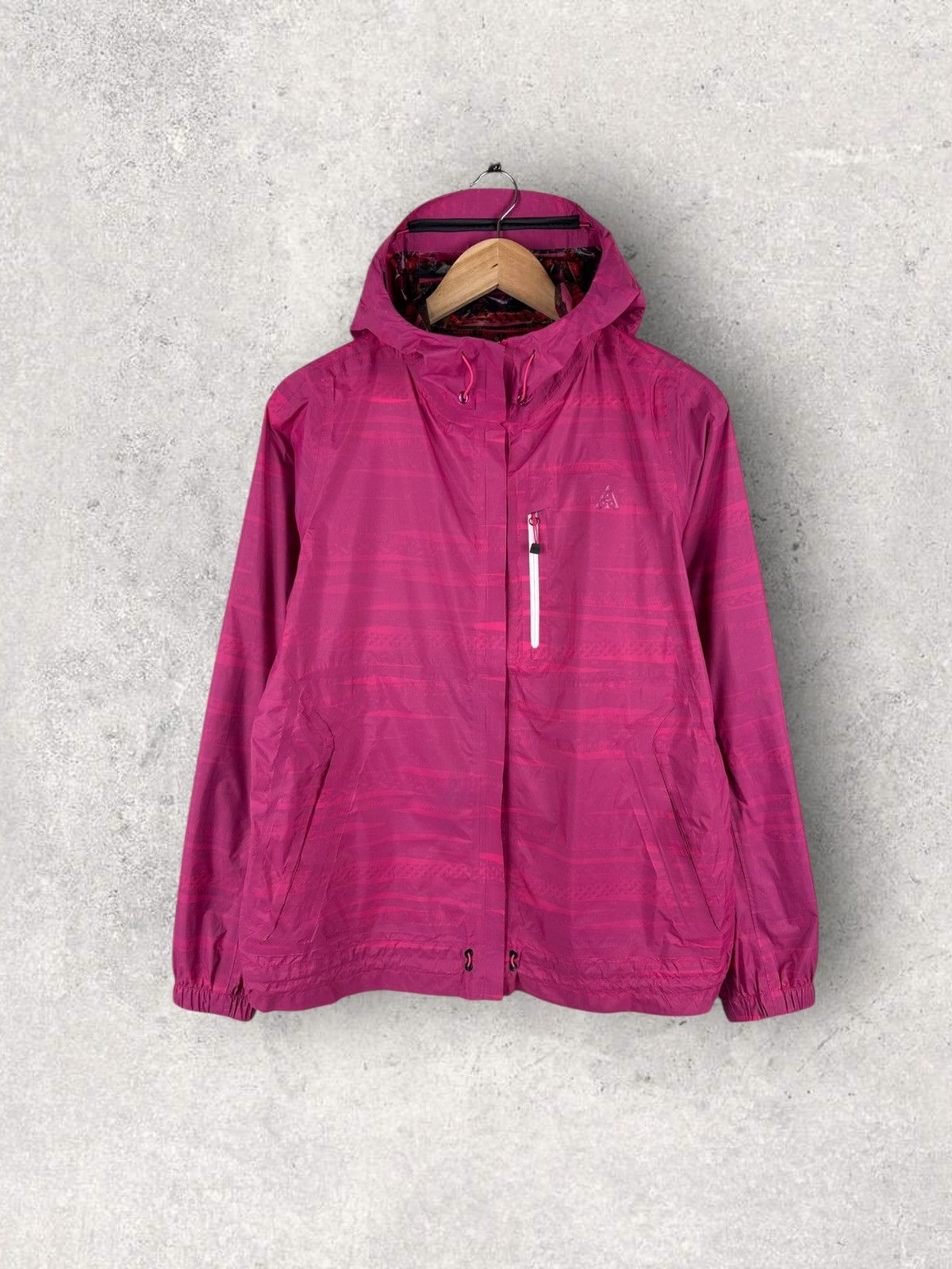 Nike ACG Nike ACG Lightweight Jacket Hooded Womens Size M / US 6-8 / IT 42-44 - 1 Thumbnail
