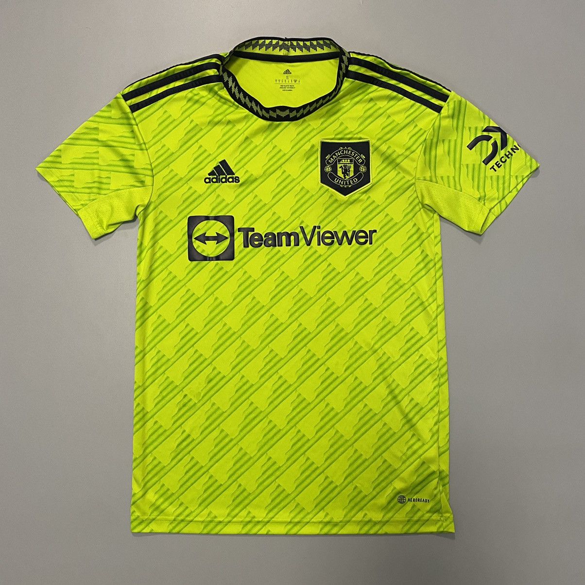 Adidas Manchester United 2022 Third Jersey Size M Adidas Shirt Size US M / EU 48-50 / 2 - 1 Thumbnail