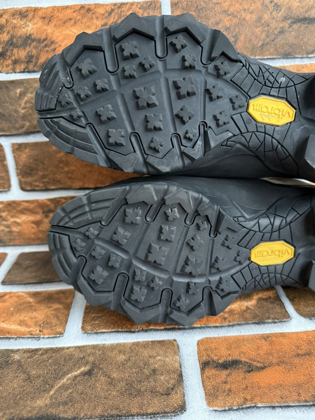 ROA Fedaia hiking boots Size US 9 / EU 42 - 23 Thumbnail