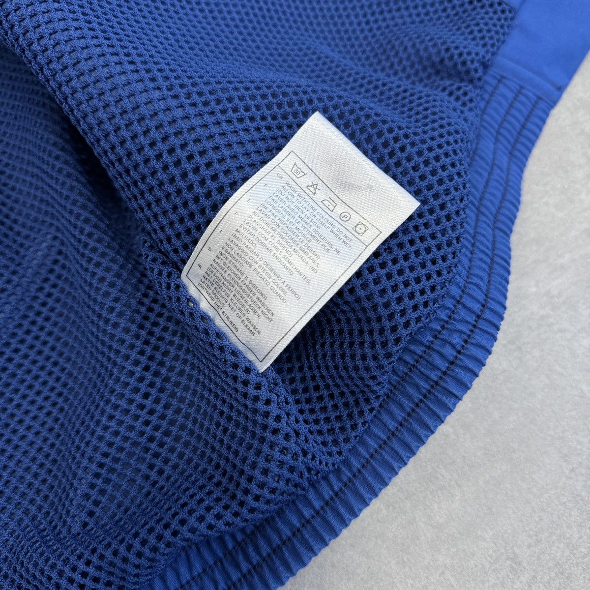 Nike Vintage Nike Embroidered Logo Bomber Jacket Blue Men Size L Size US L / EU 52-54 / 3 - 15 Thumbnail