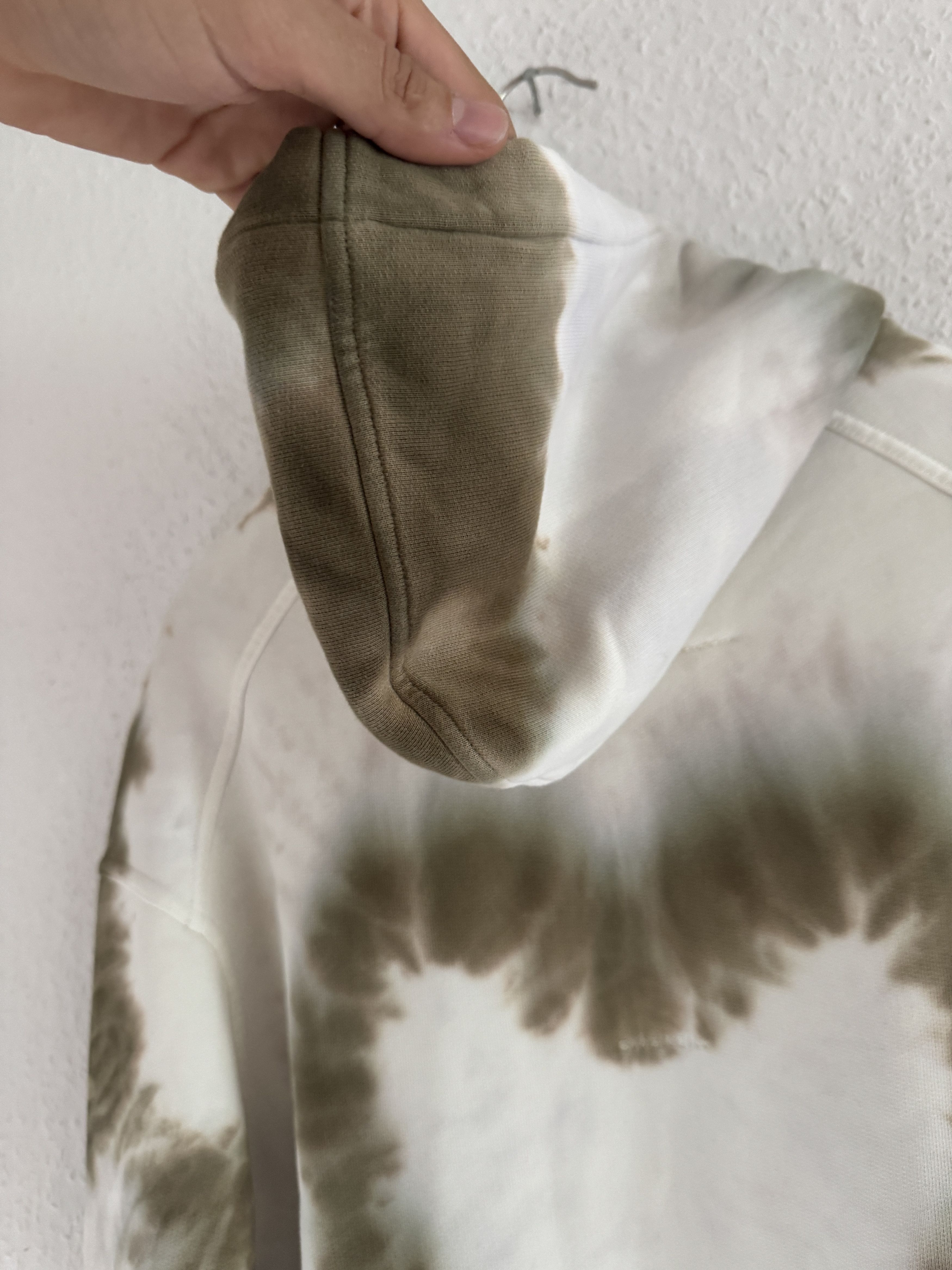 Givenchy Heart Tie-Dye Oversized Hoodie Size US M / EU 48-50 / 2 - 14 Thumbnail