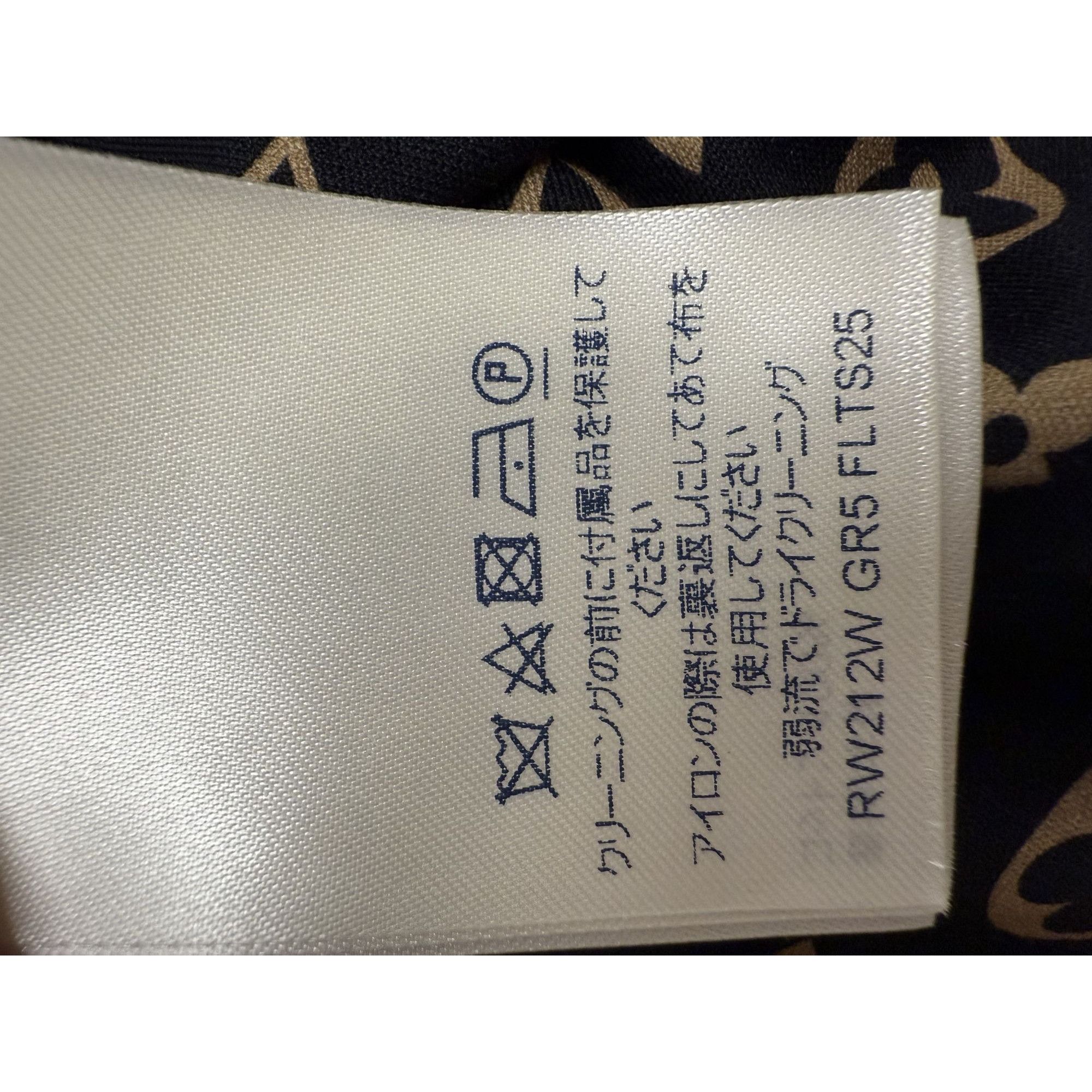 Louis Vuitton Louis Vuitton Black Monogram Print T-Shirt With Chain Accent Size S / US 4 / IT 40 - 8 Thumbnail