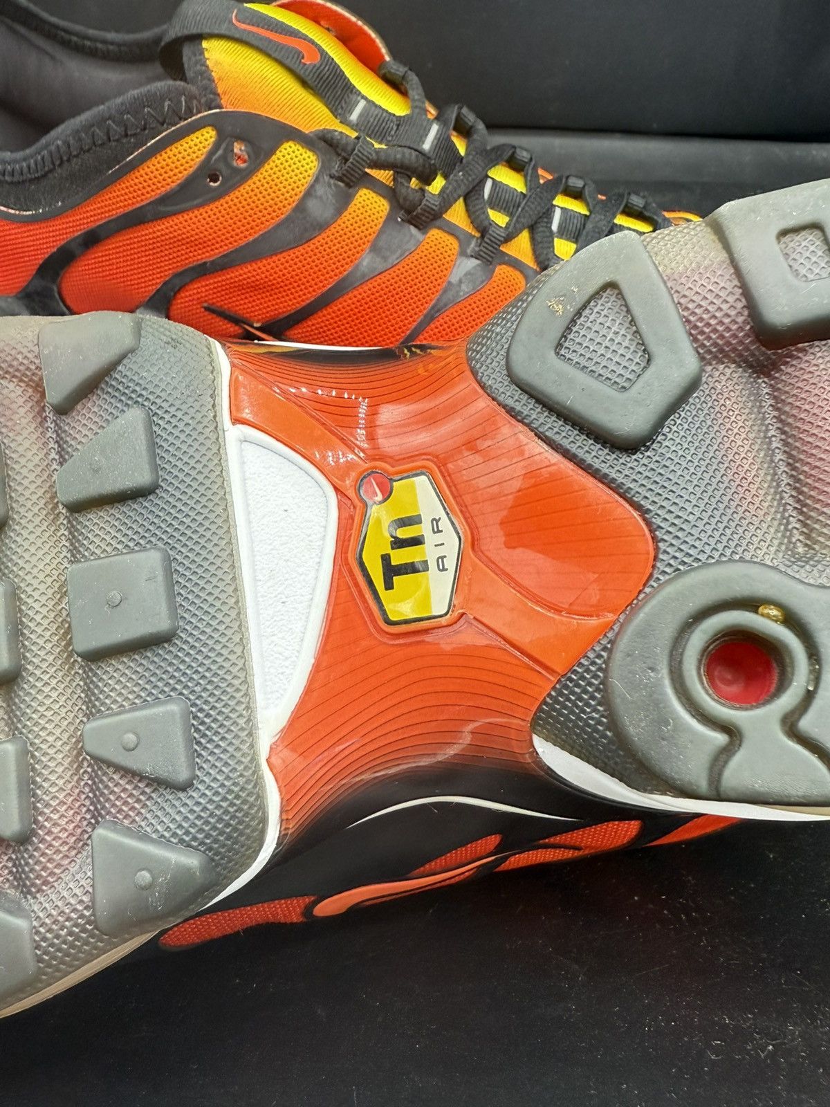 Nike NIKE AIR PLUS TN TIGER Size US 10 / EU 43 - 6 Thumbnail