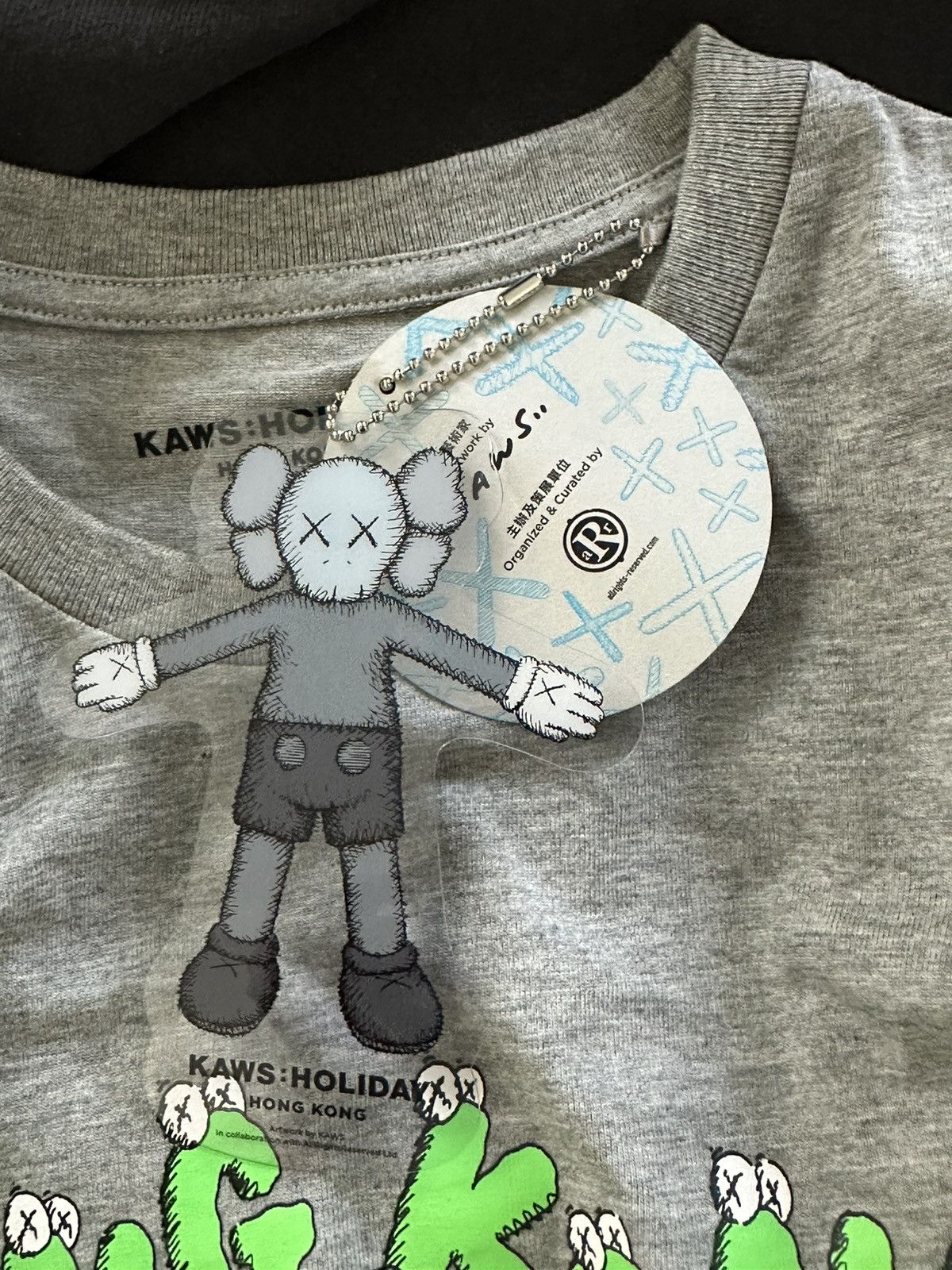 Kaws Kaws Holiday Hong Kong Tee Size US L / EU 52-54 / 3 - 3 Thumbnail