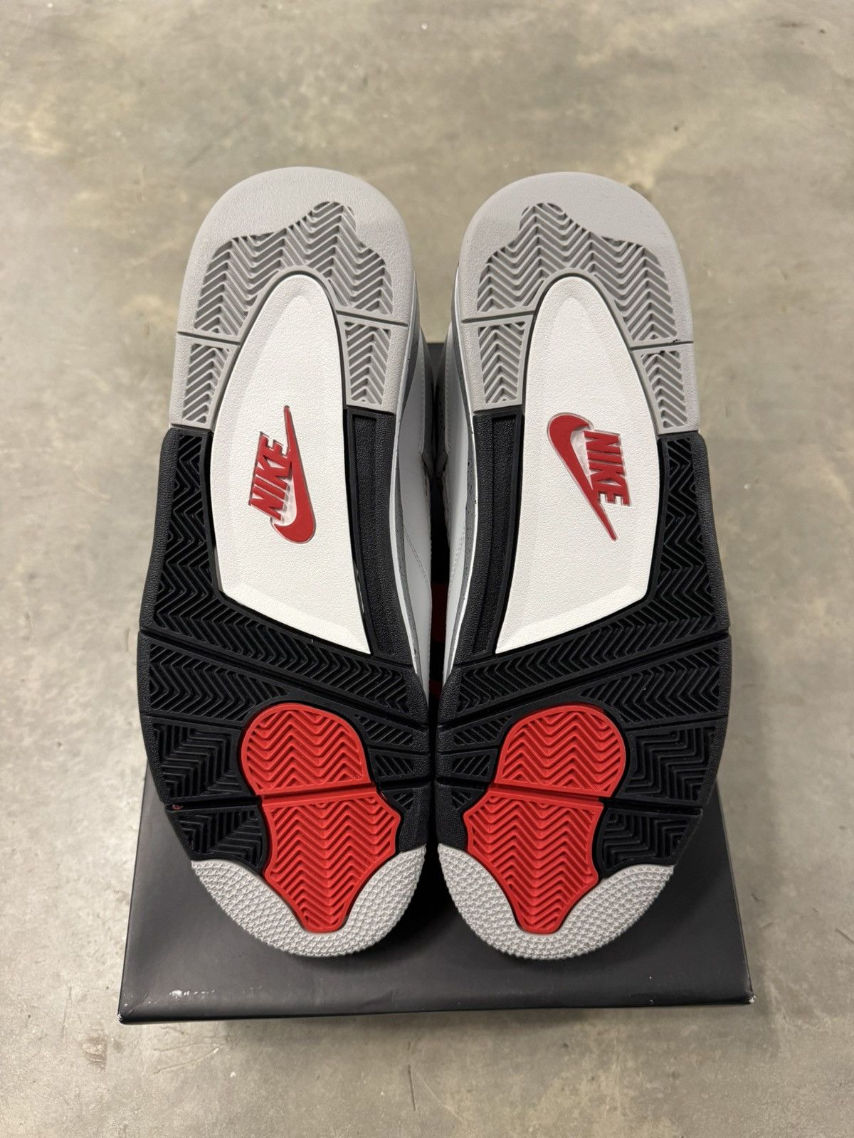 Jordan Brand Jordan 4 Retro OG White Cement 2025 Size 13 Size US 13 / EU 46 - 6 Thumbnail