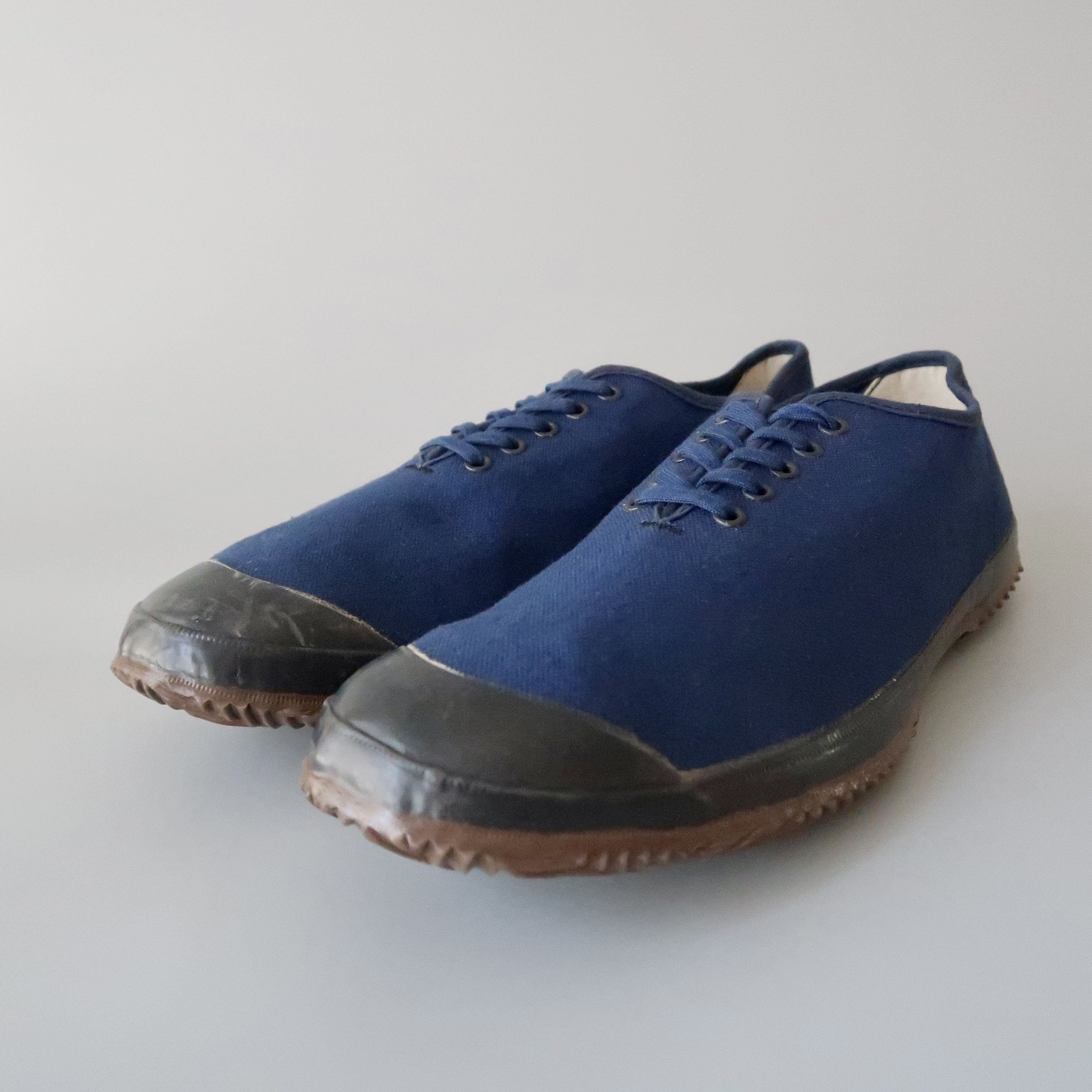 Tretorn DEADSTOCK, VTG 1940s Swedish Army gym trainers by TRETORN Size US 10.5 / EU 43-44 - 5 Thumbnail