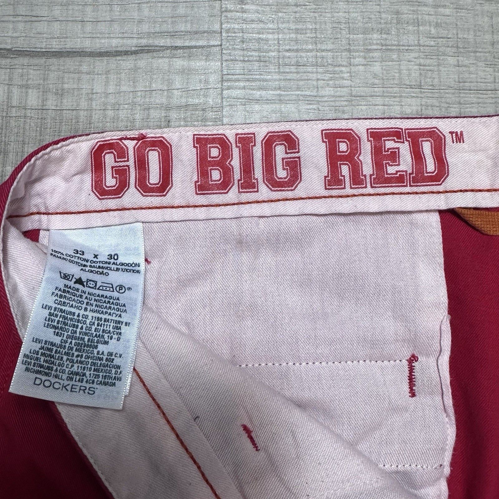 Dockers × NCAA Dockers x Nebraska Cornhuskers Chino Pants Red Men's 33x30 Size US 33 - 6 Thumbnail