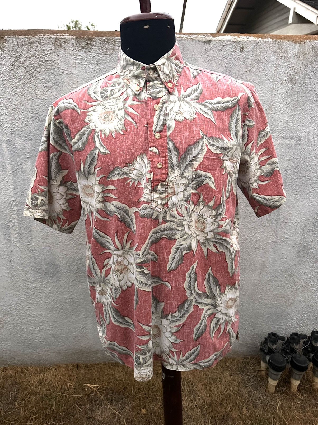 Reyn Spooner PreOwned Reyn Spooner Red Hawaiian Print 3/4 Button Men's M Size US M / EU 48-50 / 2 - 1 Thumbnail