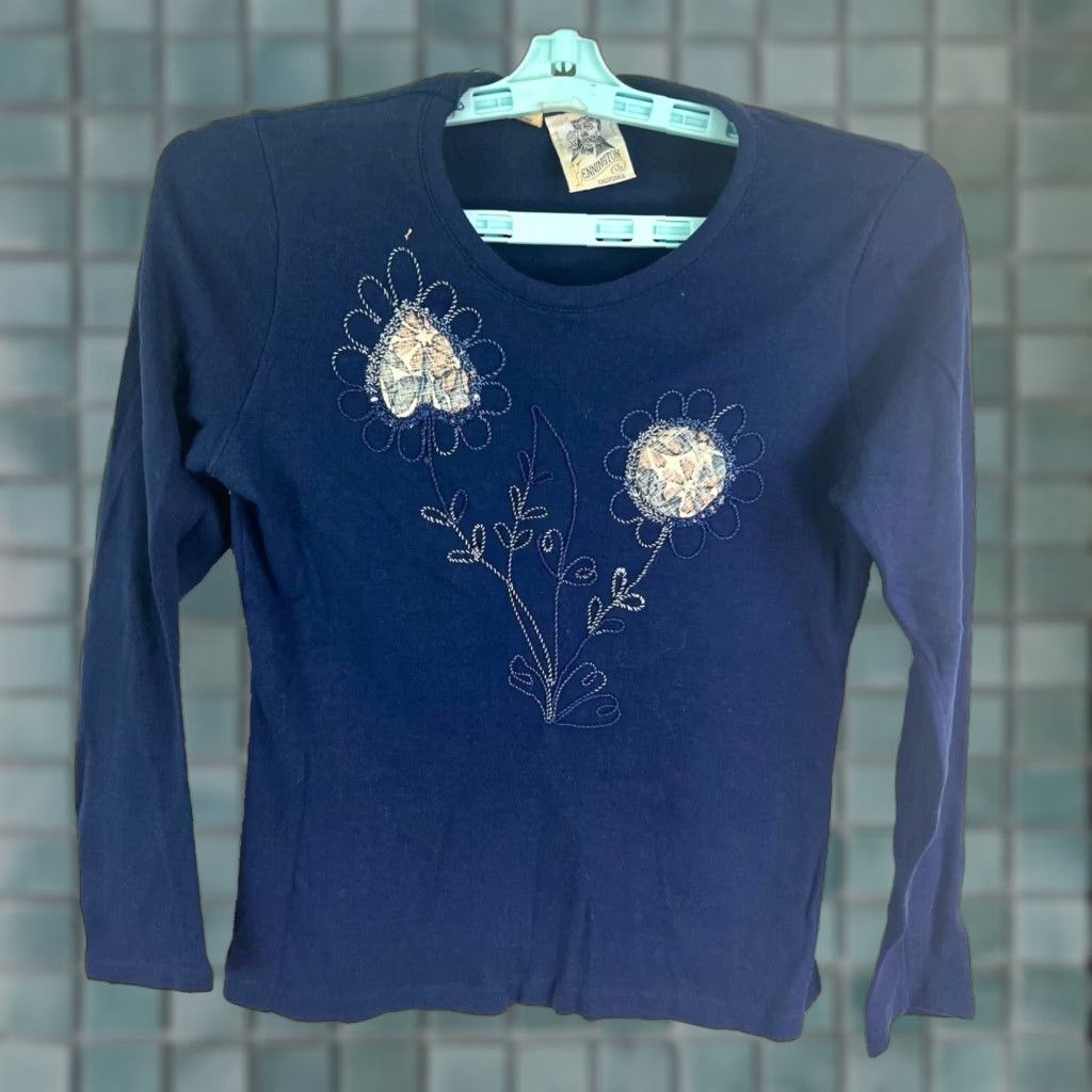 Vintage VINTAGE Kennington Floral Embroidered Sweatshirt Womens M Blue Size M / US 6-8 / IT 42-44 - 1 Thumbnail