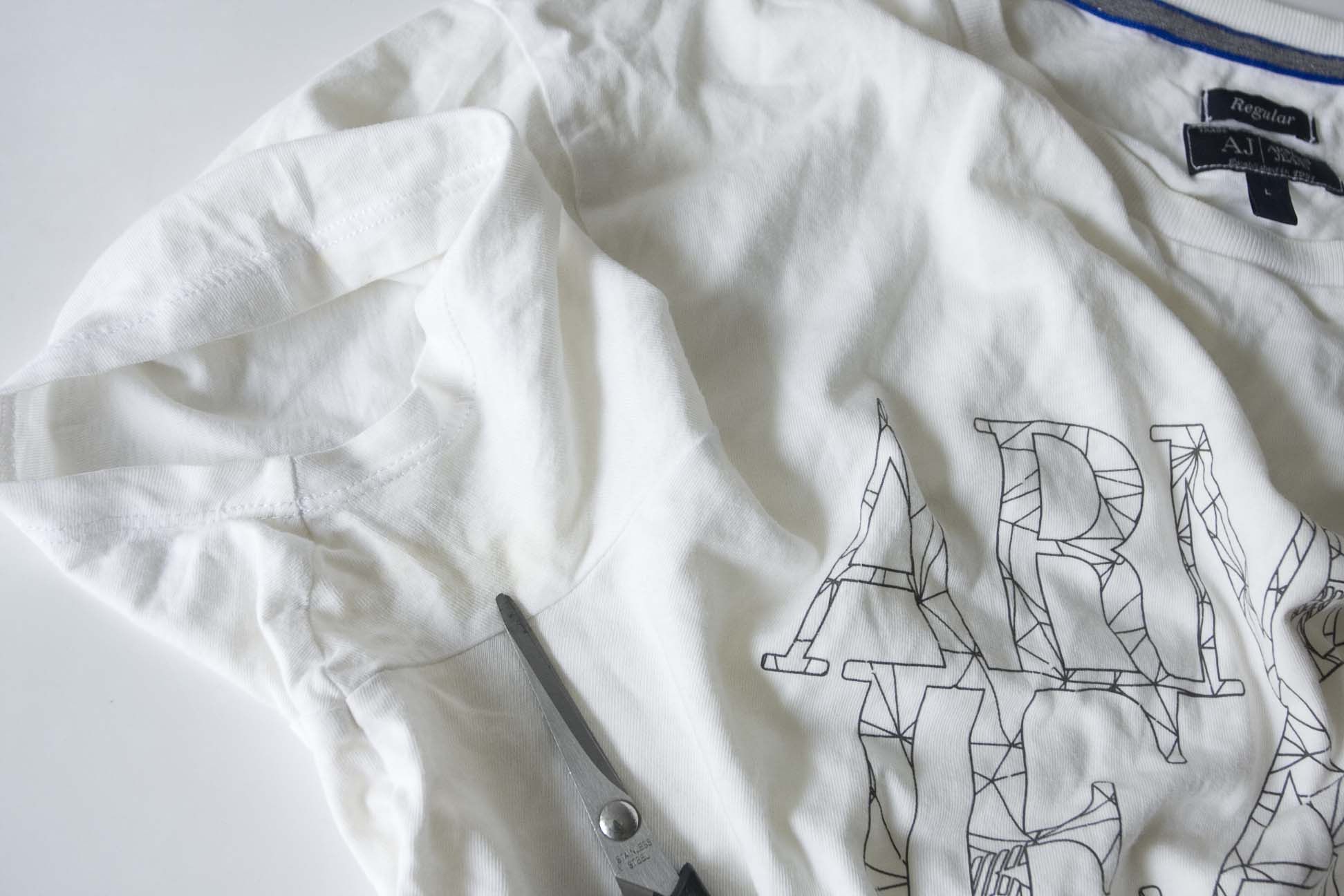 Armani Armani Jeans T Shirt Size L Spell Out White Size US L / EU 52-54 / 3 - 5 Thumbnail