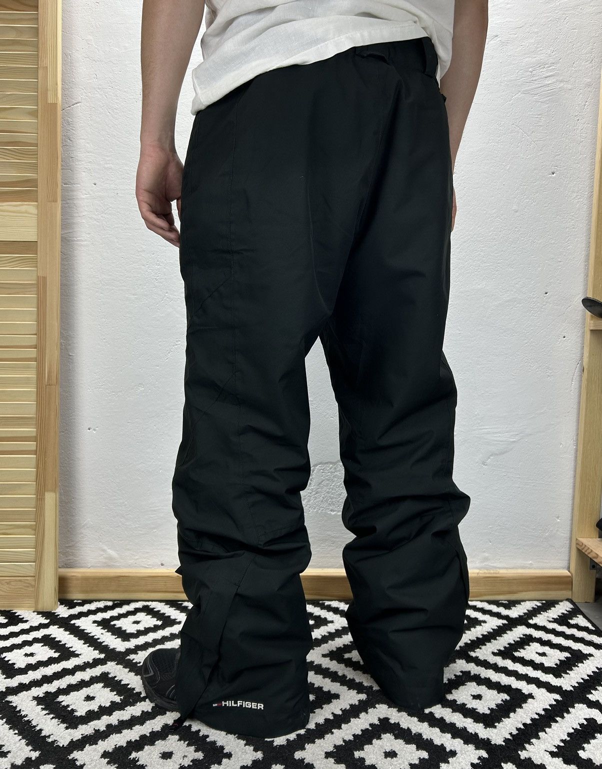 Tommy Hilfiger × Vintage Tommy Hilfiger Vintage Ski Pant Black Size XL Size US 36 / EU 52 - 1 Thumbnail