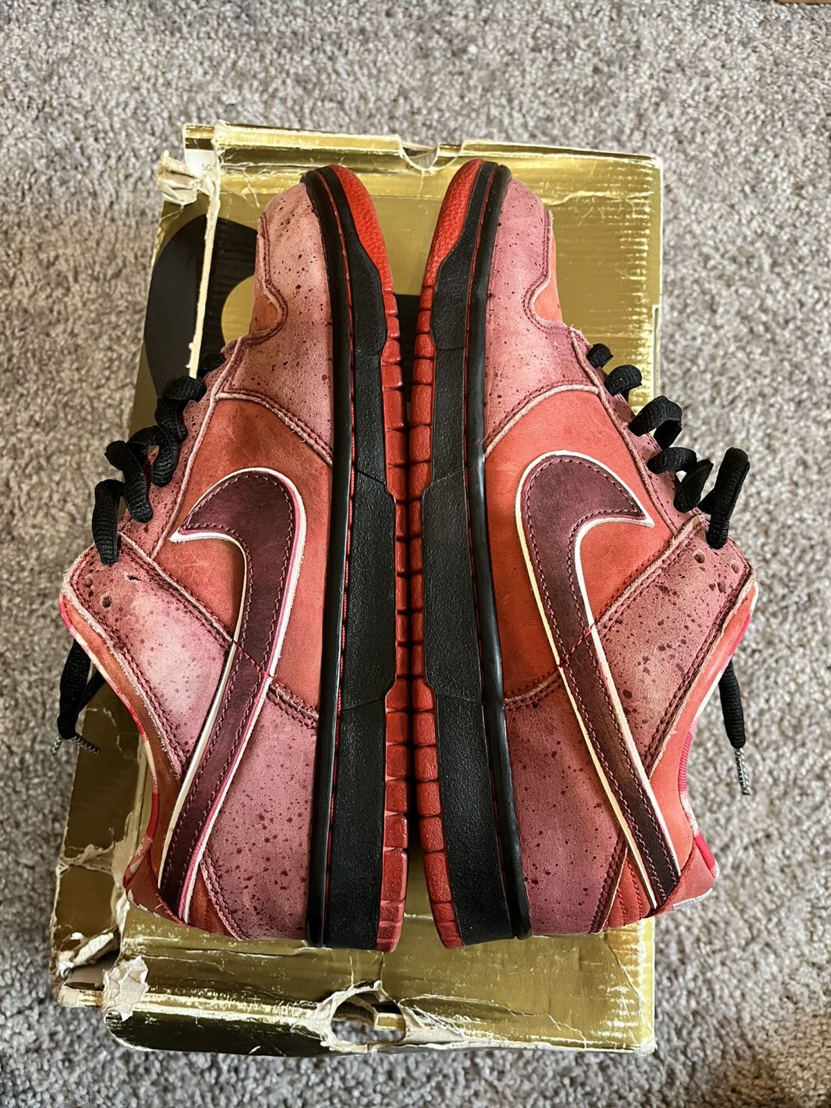 Nike SB Dunk Red Lobster size 9.5 Size US 9.5 / EU 42-43 - 6 Thumbnail