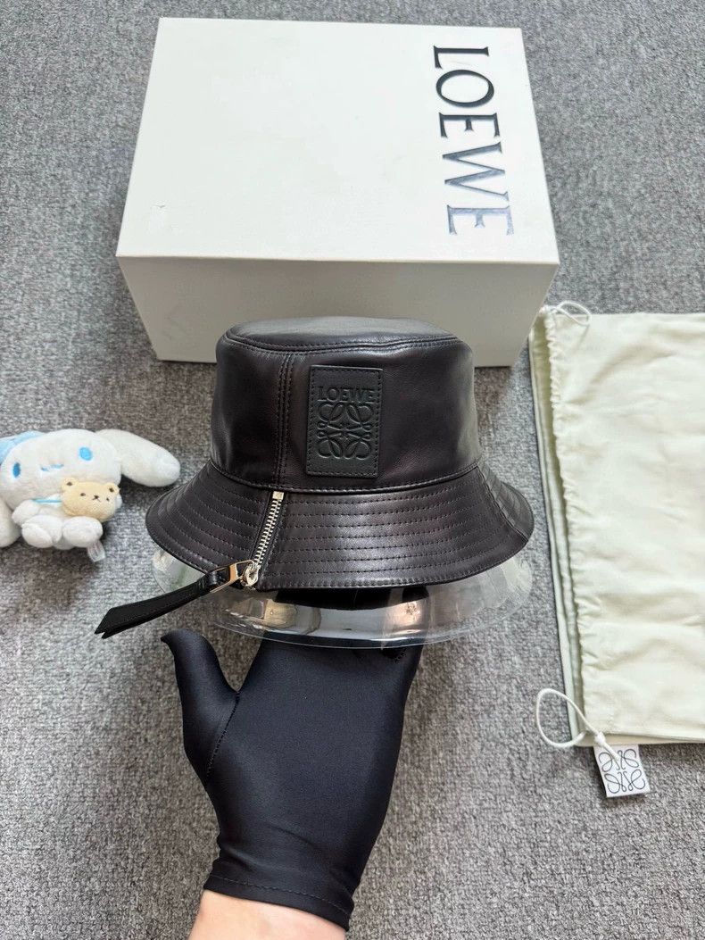 Loewe LOEWE size57 Black calf leather cap with logo Size ONE SIZE - 2 Thumbnail