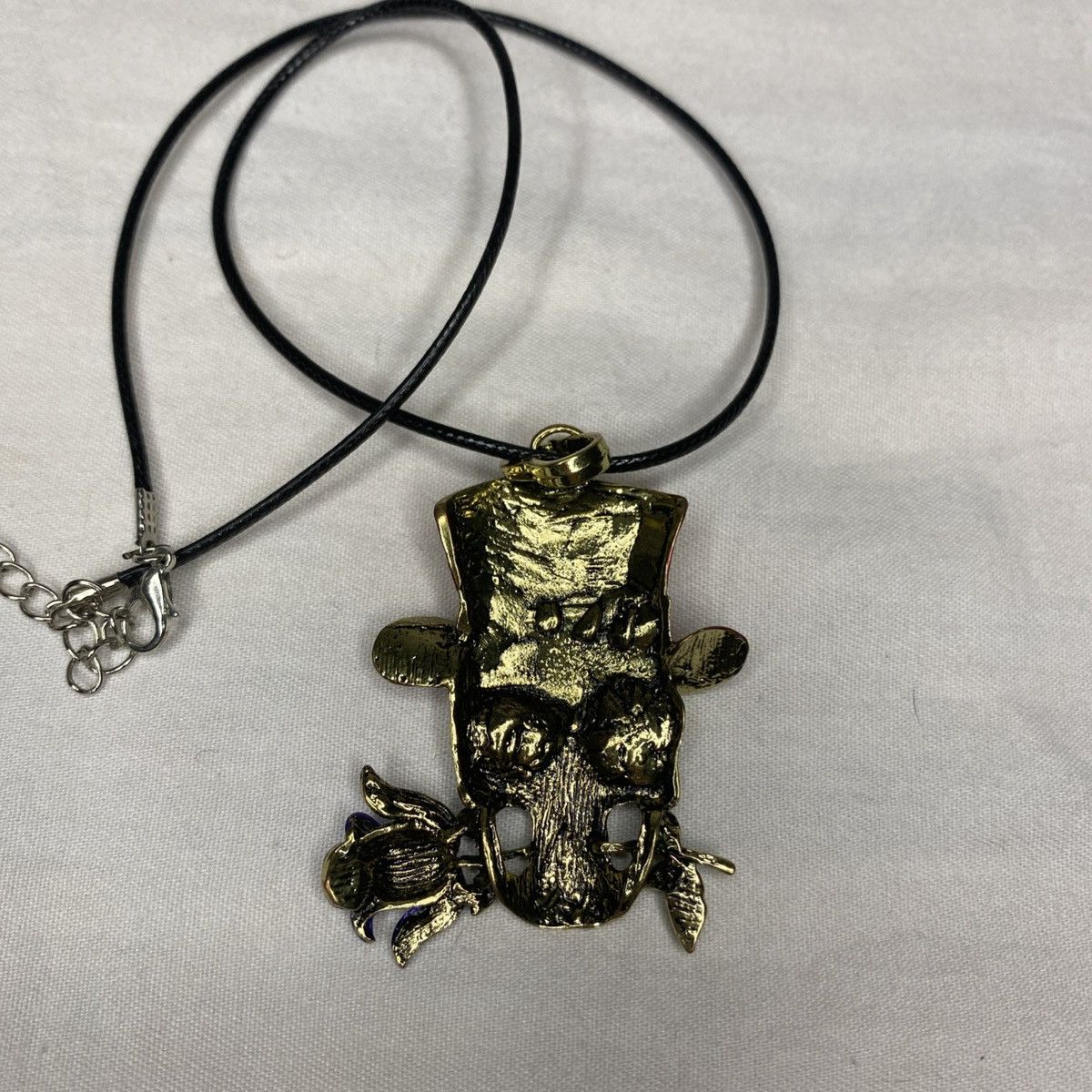 Other Skull Necklace Red Top Hat Rose Pendant Gothic Halloween New Size ONE SIZE - 3 Thumbnail