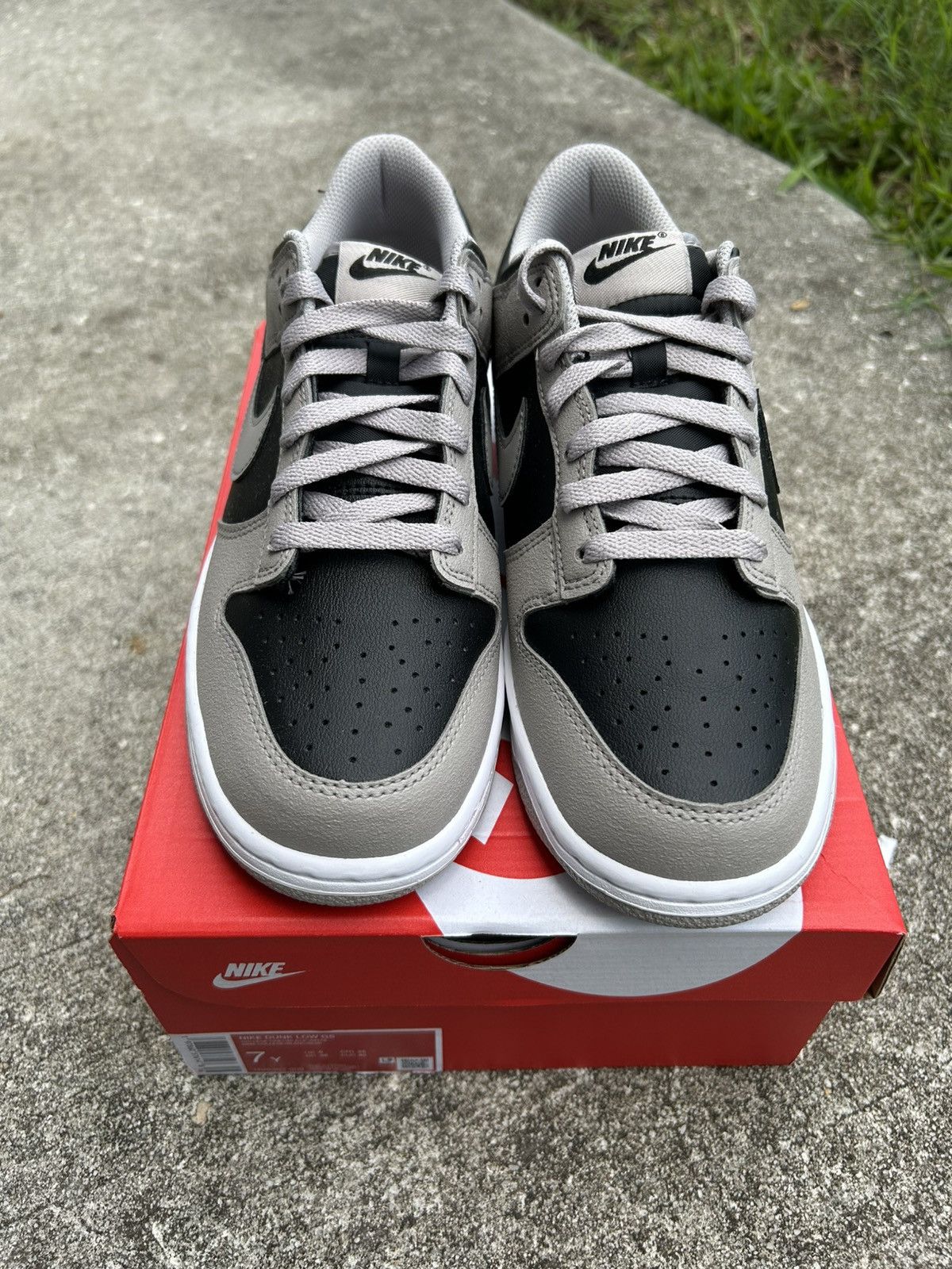 Nike Nike Dunk Low Size US 7 / EU 40 - 1 Thumbnail