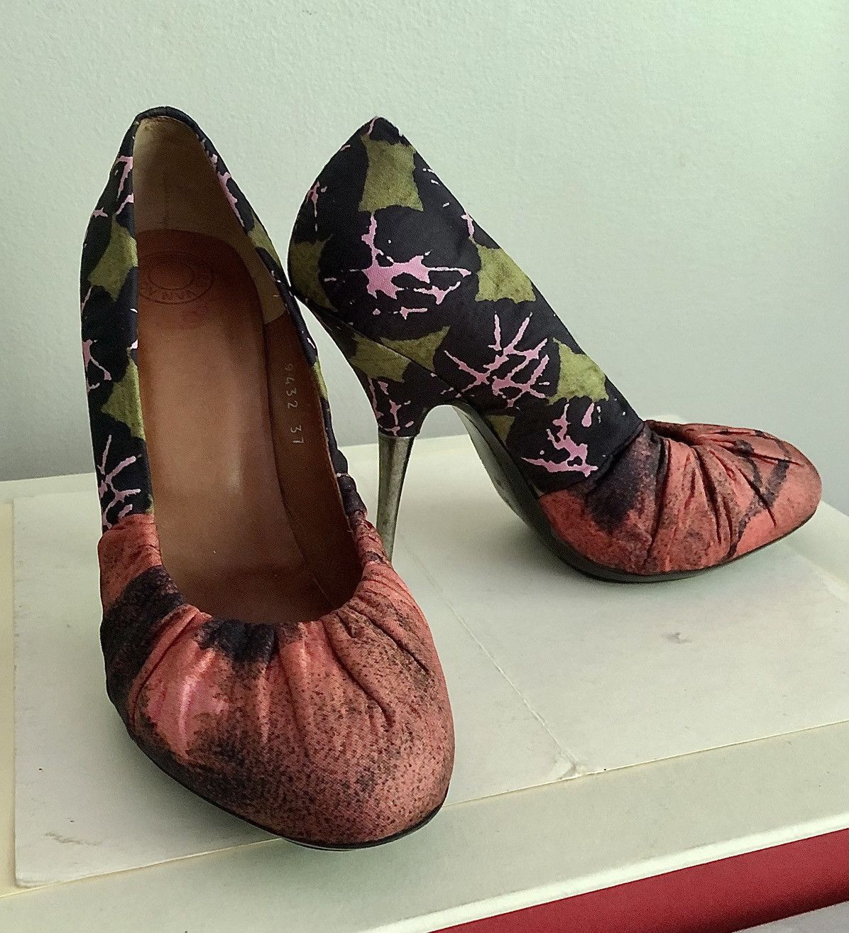 Dries Van Noten Dries Van Noten Runway SS08 Iconic Steel Heel Printed Pumps Size US 7 / IT 37 - 6 Thumbnail