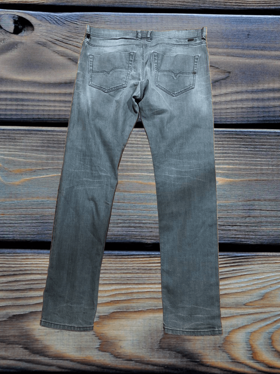 Diesel Men's Diesel Tepphar Slim Carrot Buttons Fly streetwear Size US 34 / EU 50 - 1 Thumbnail