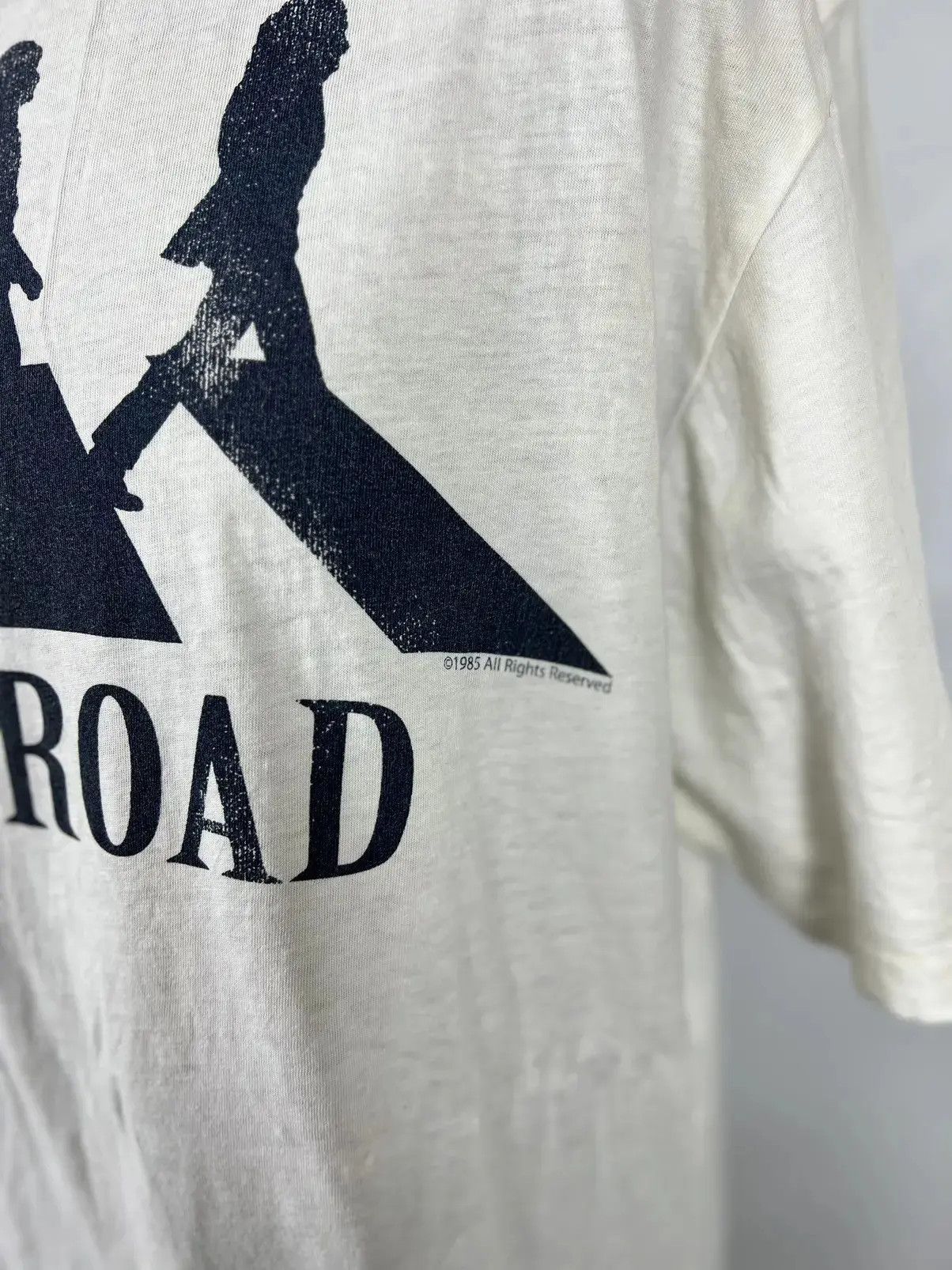 Band Tees Vintage The Beatles 1985 Abbey Road T-shirt Size US L / EU 52-54 / 3 - 5 Thumbnail