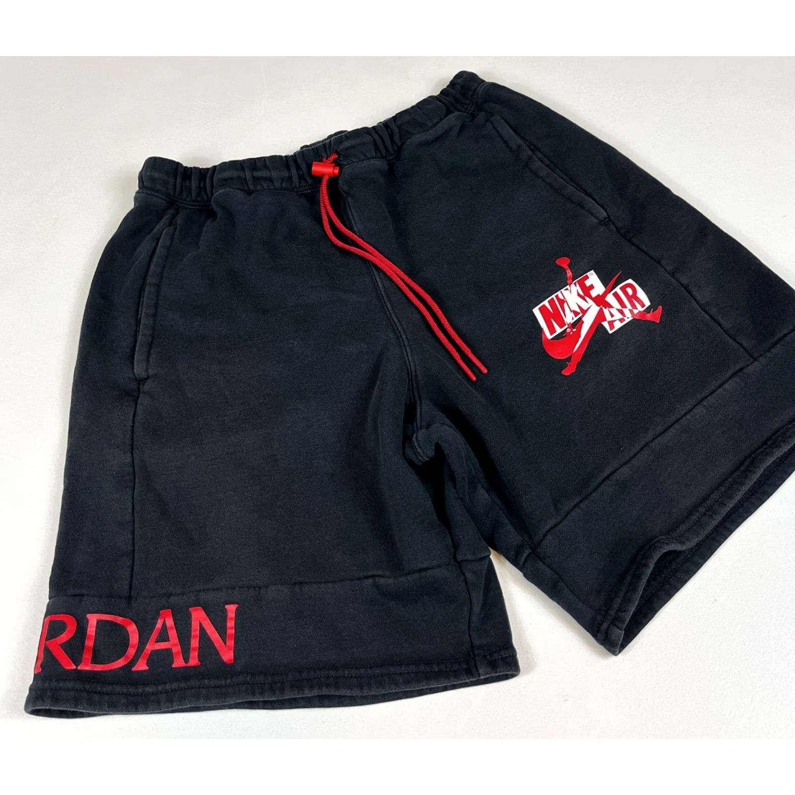 Jordan Brand Nike Jordan Men’s Athletic Sweat Shorts Sz M Black Sweat Shorts Athletic Pockets 8in Inseam Size US 31 - 5 Thumbnail