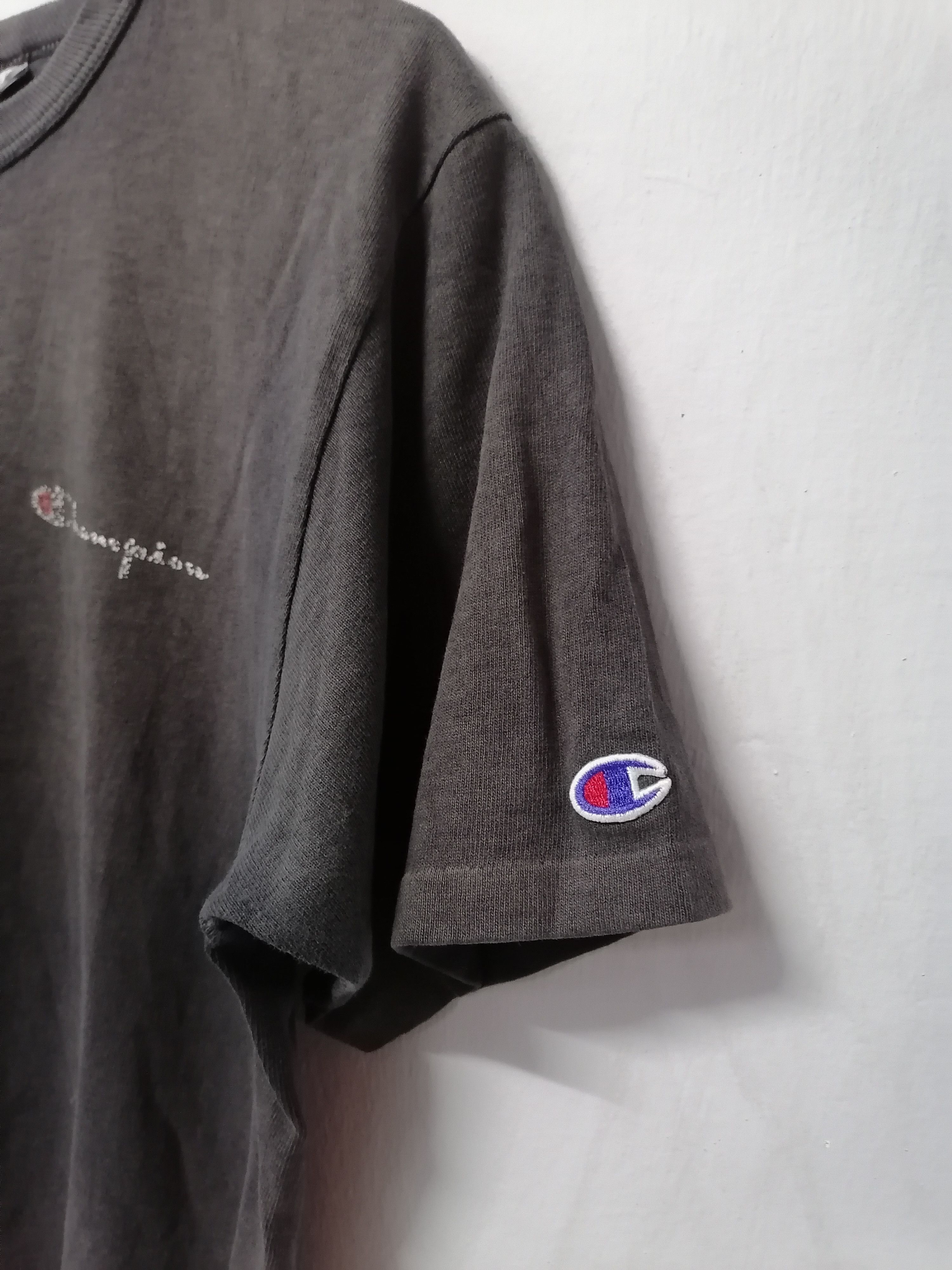Champion × Vintage Trashed Faded Vintage Champion Tee Size US M / EU 48-50 / 2 - 2 Thumbnail