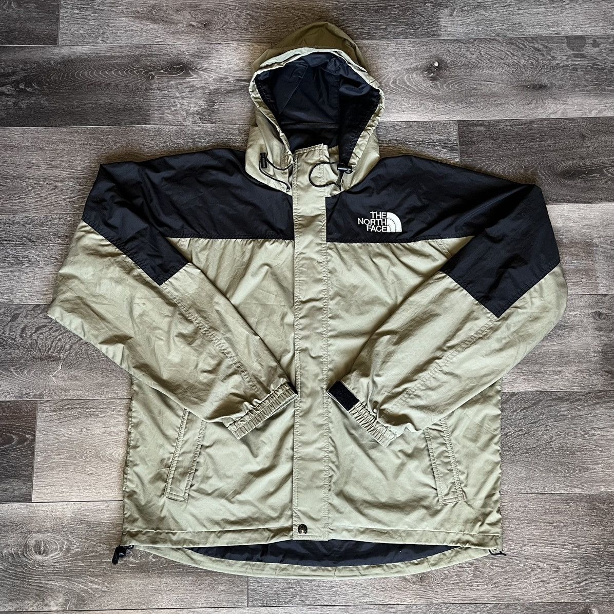 The North Face Vintage 1990s The North Face Shell Windbreaker Hooded Jacket Size US L / EU 52-54 / 3 - 1 Thumbnail