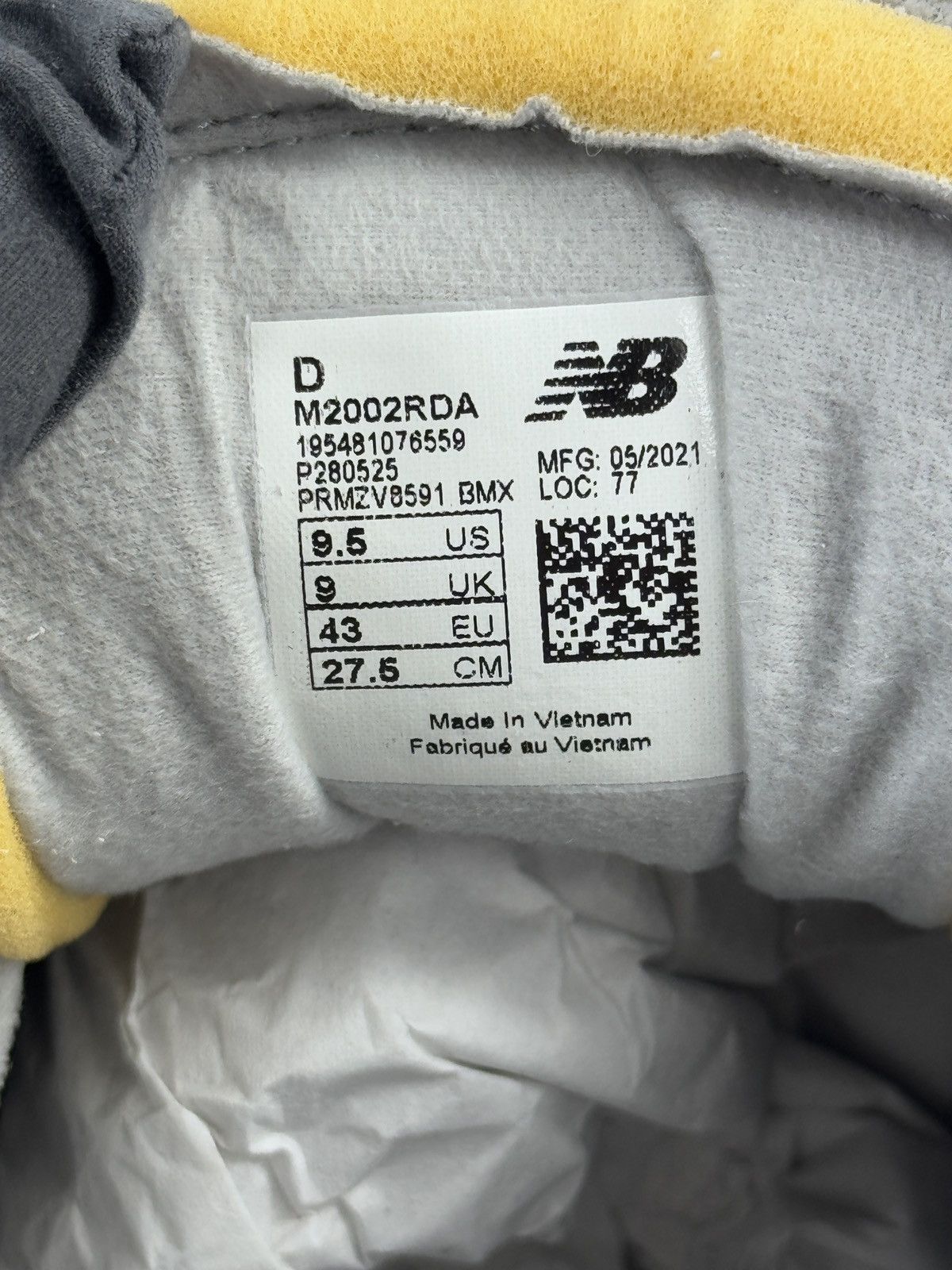 New Balance NEW BALANCE 2002R SNEAKERS Size US 9.5 / EU 42-43 - 7 Thumbnail
