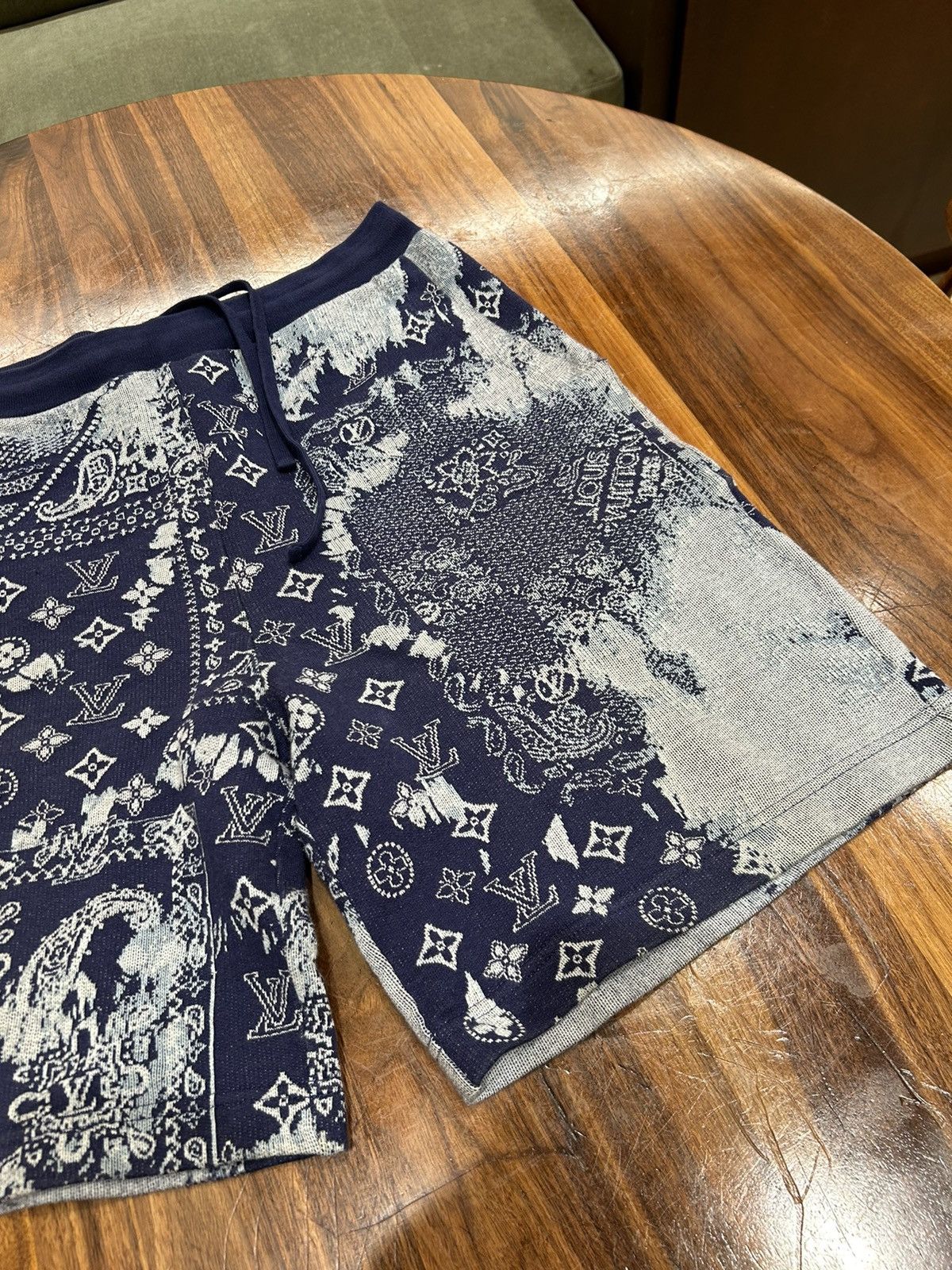 Louis Vuitton LOUIS VUITTON BANDANA SHORTS Size US 32 / EU 48 - 4 Thumbnail