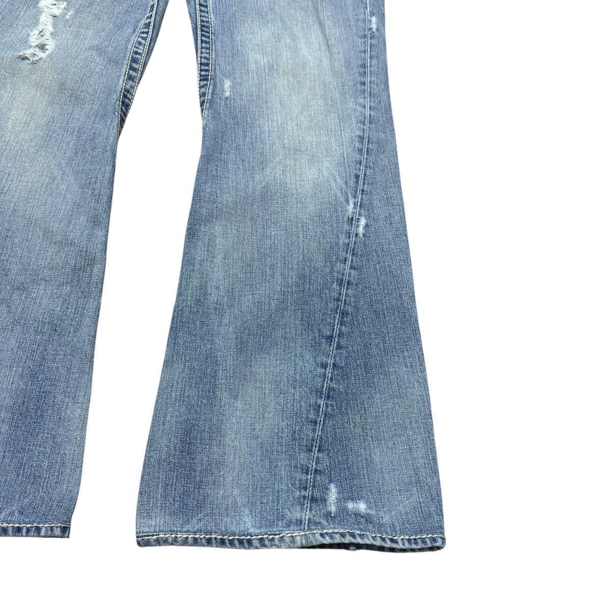 True Religion True Religion Joey Big T Distressed Denim Flare Jeans Size US 31 - 9 Thumbnail